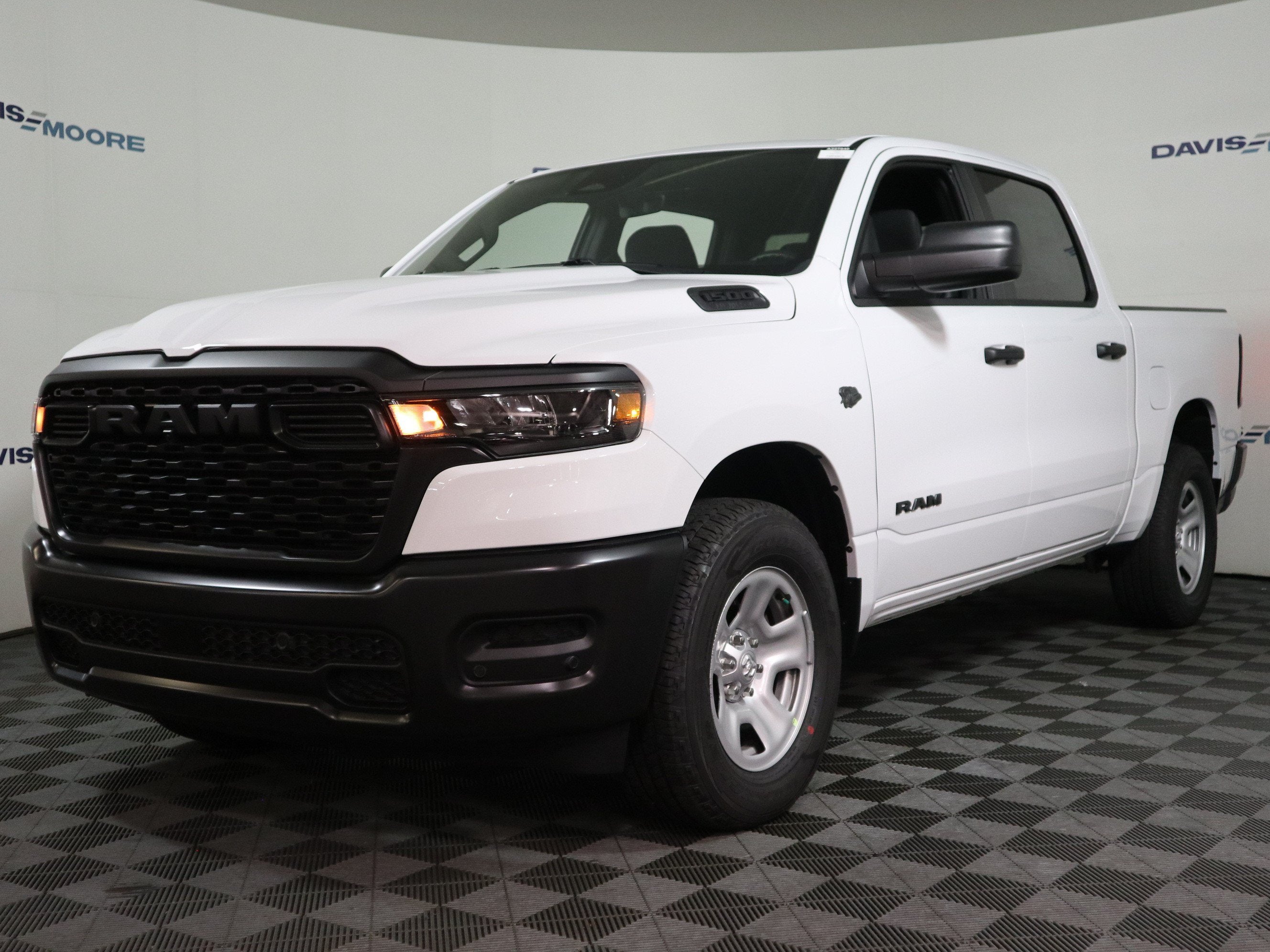 2027 RAM 1500 Tradesman Crew Cab 4x4