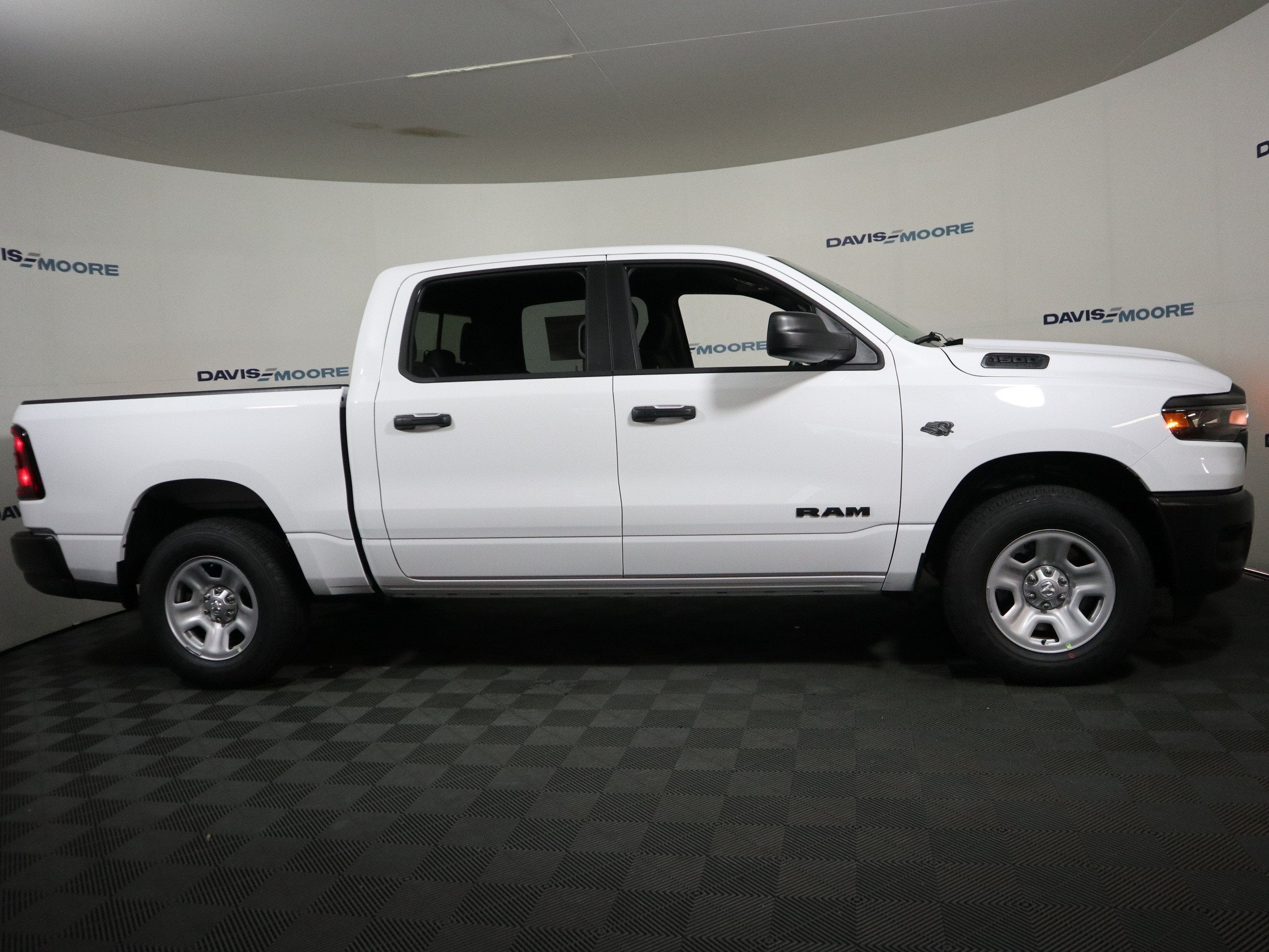 2027 RAM 1500 Tradesman Crew Cab 4x4