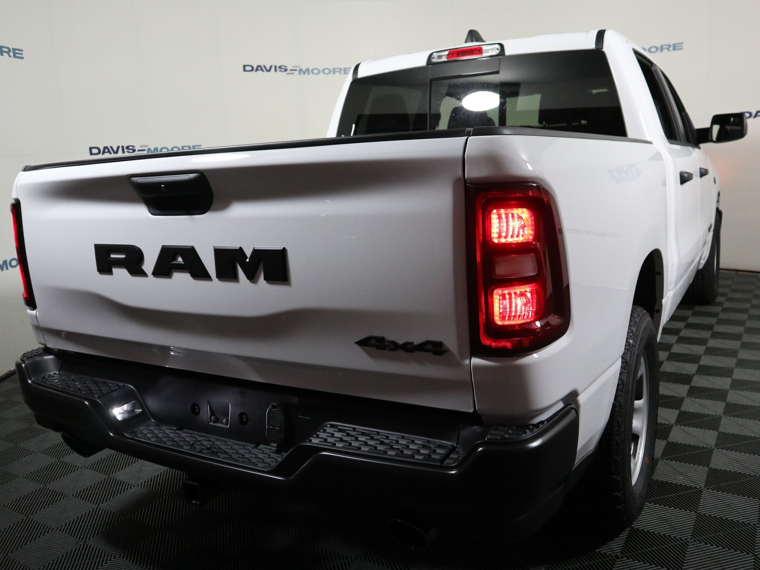 2027 RAM 1500 Tradesman Crew Cab 4x4