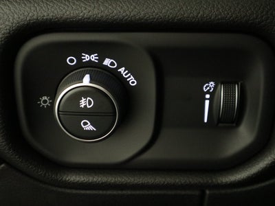 2026 RAM 1500 Express 4x4 Crew Cab