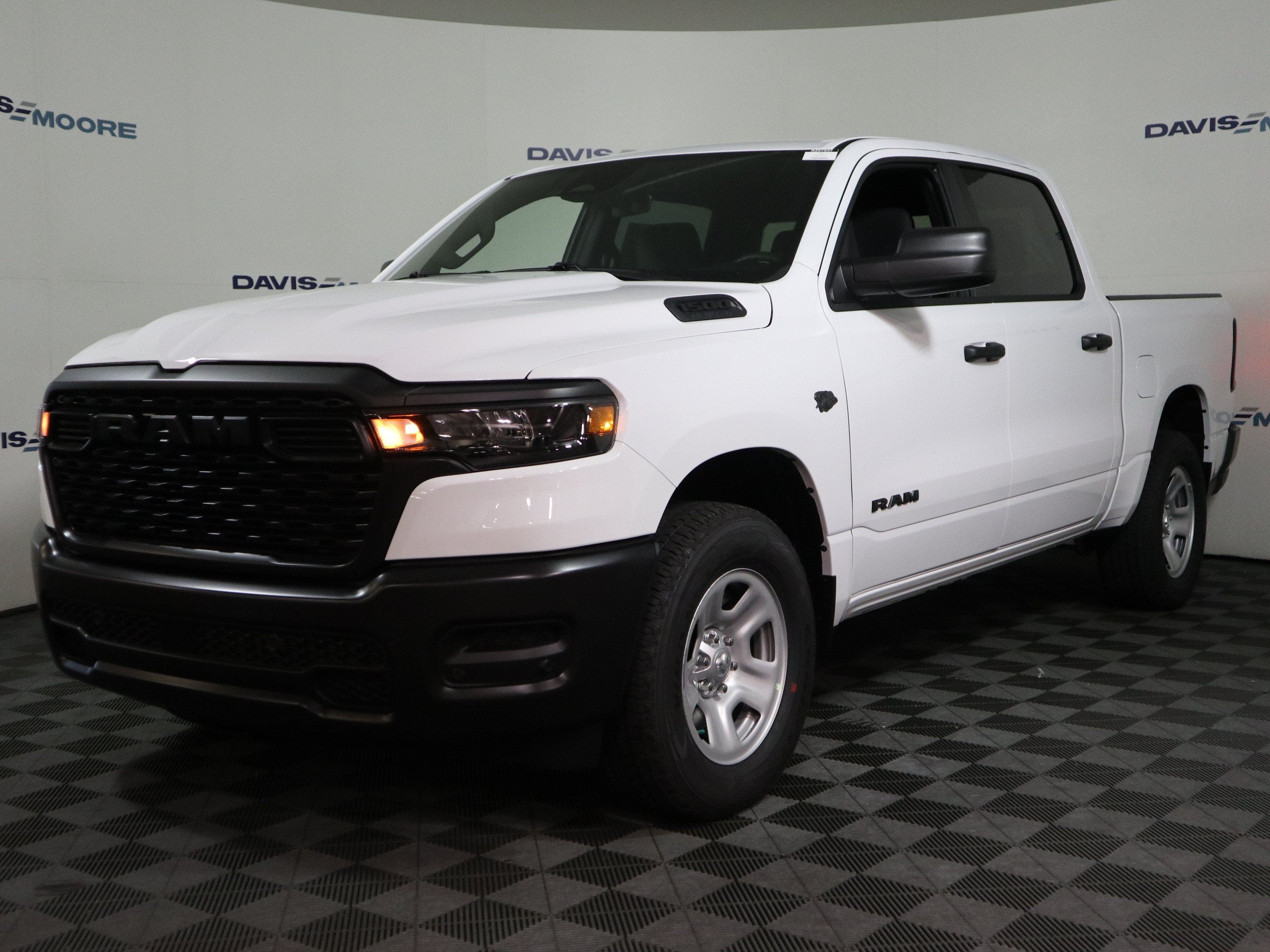 2027 RAM 1500 Tradesman Crew Cab 4x4