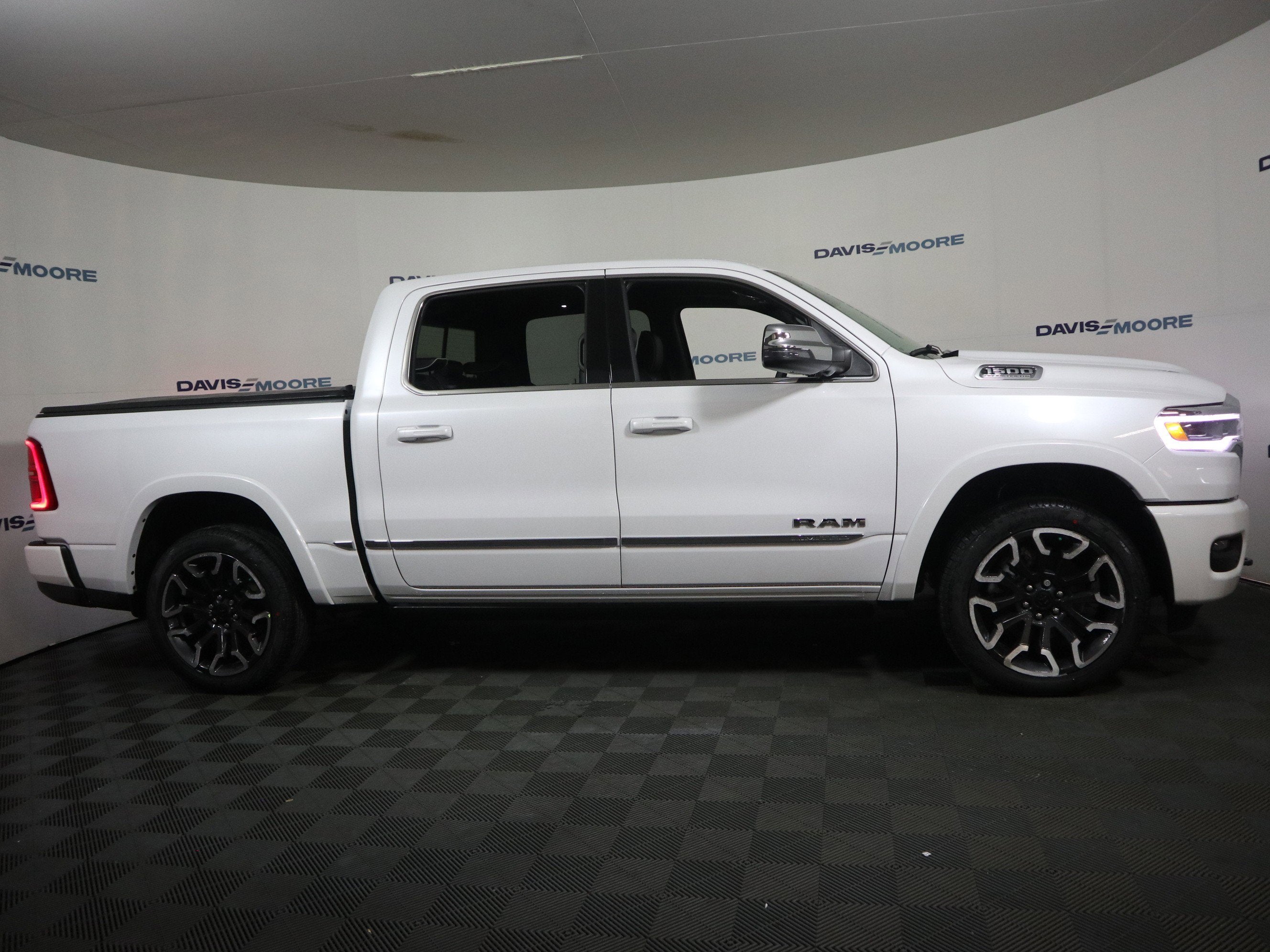 2026 RAM 1500 Limited Crew Cab 4x4