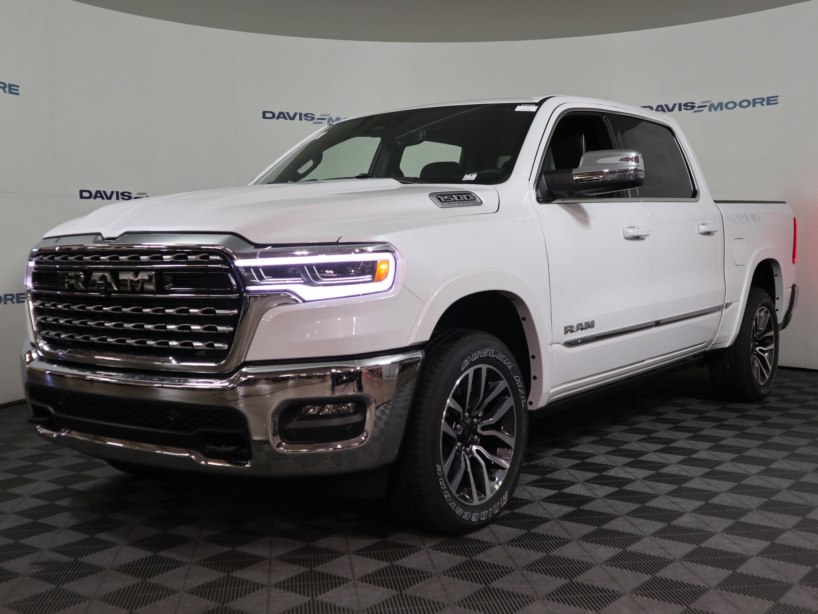 2027 RAM 1500 Limited 4x4 Crew Cab