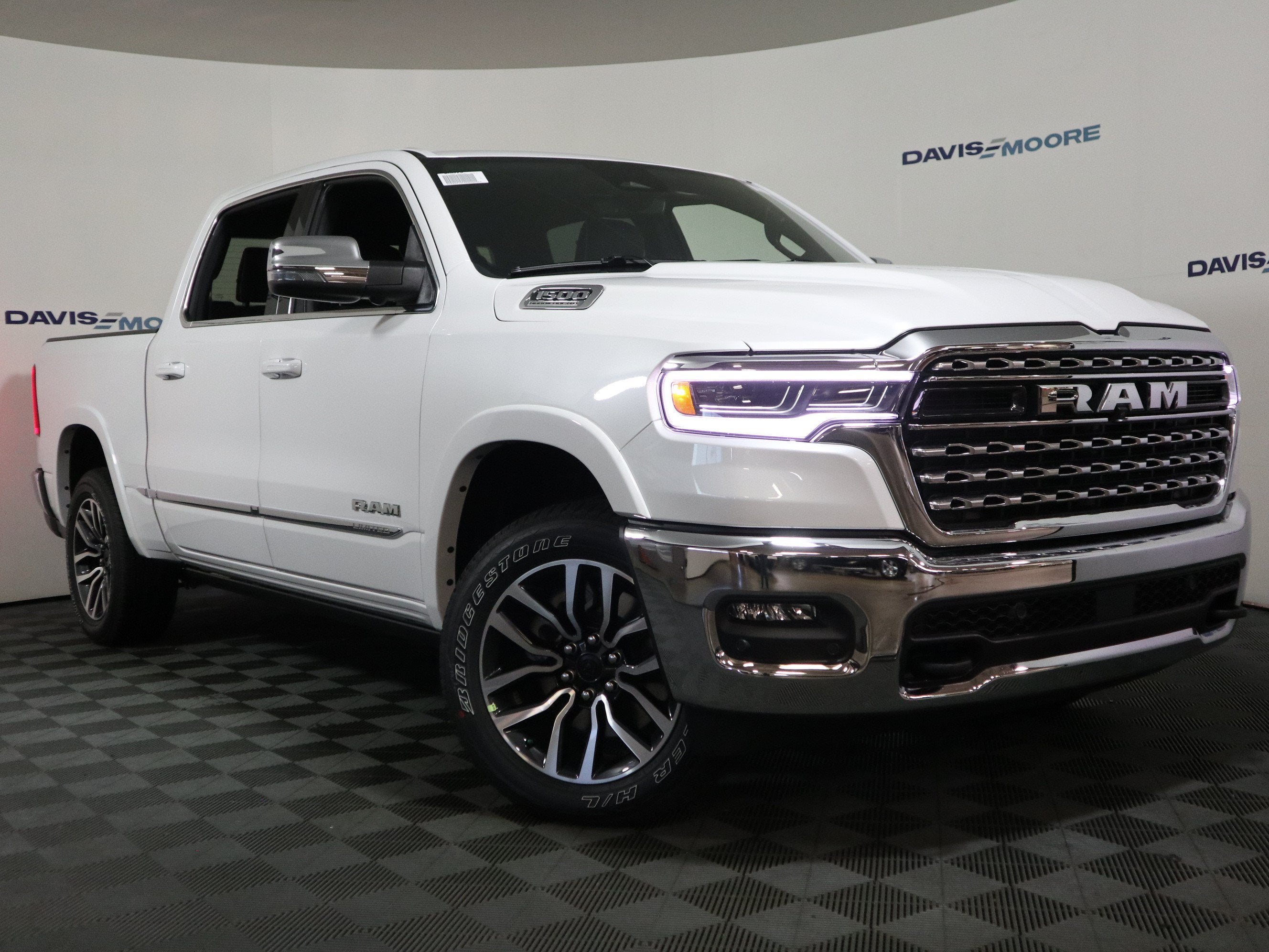 2027 RAM 1500 Limited 4x4 Crew Cab