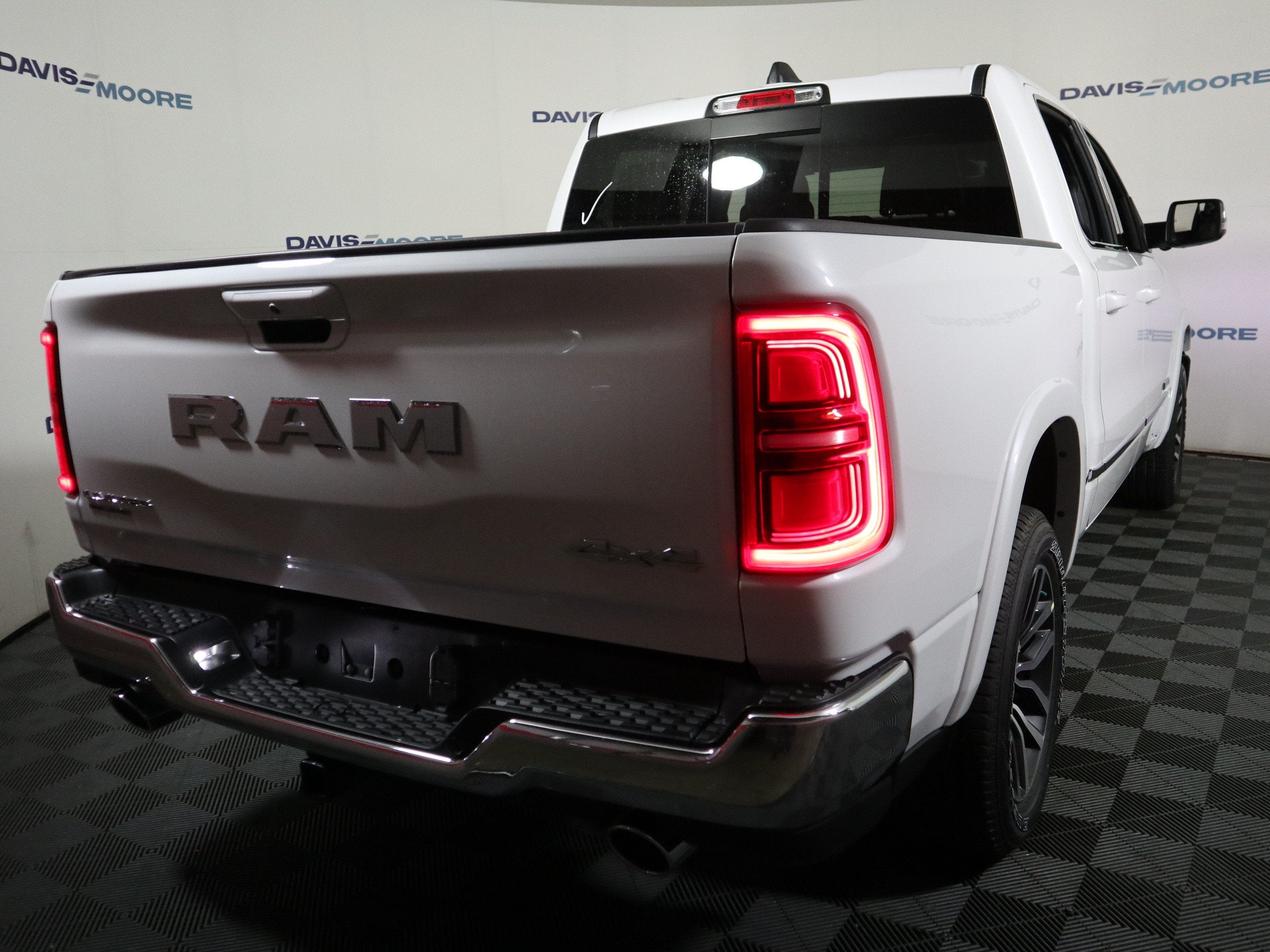 2027 RAM 1500 Limited 4x4 Crew Cab