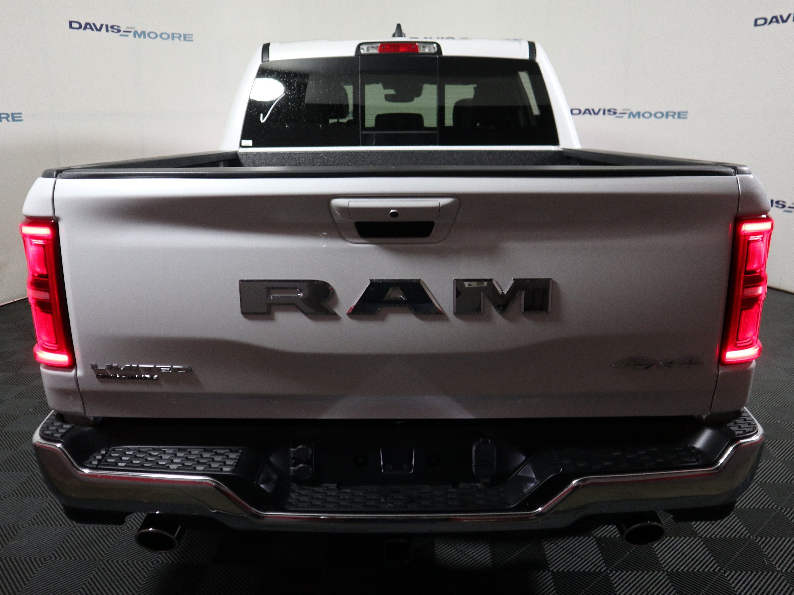 2027 RAM 1500 Limited 4x4 Crew Cab