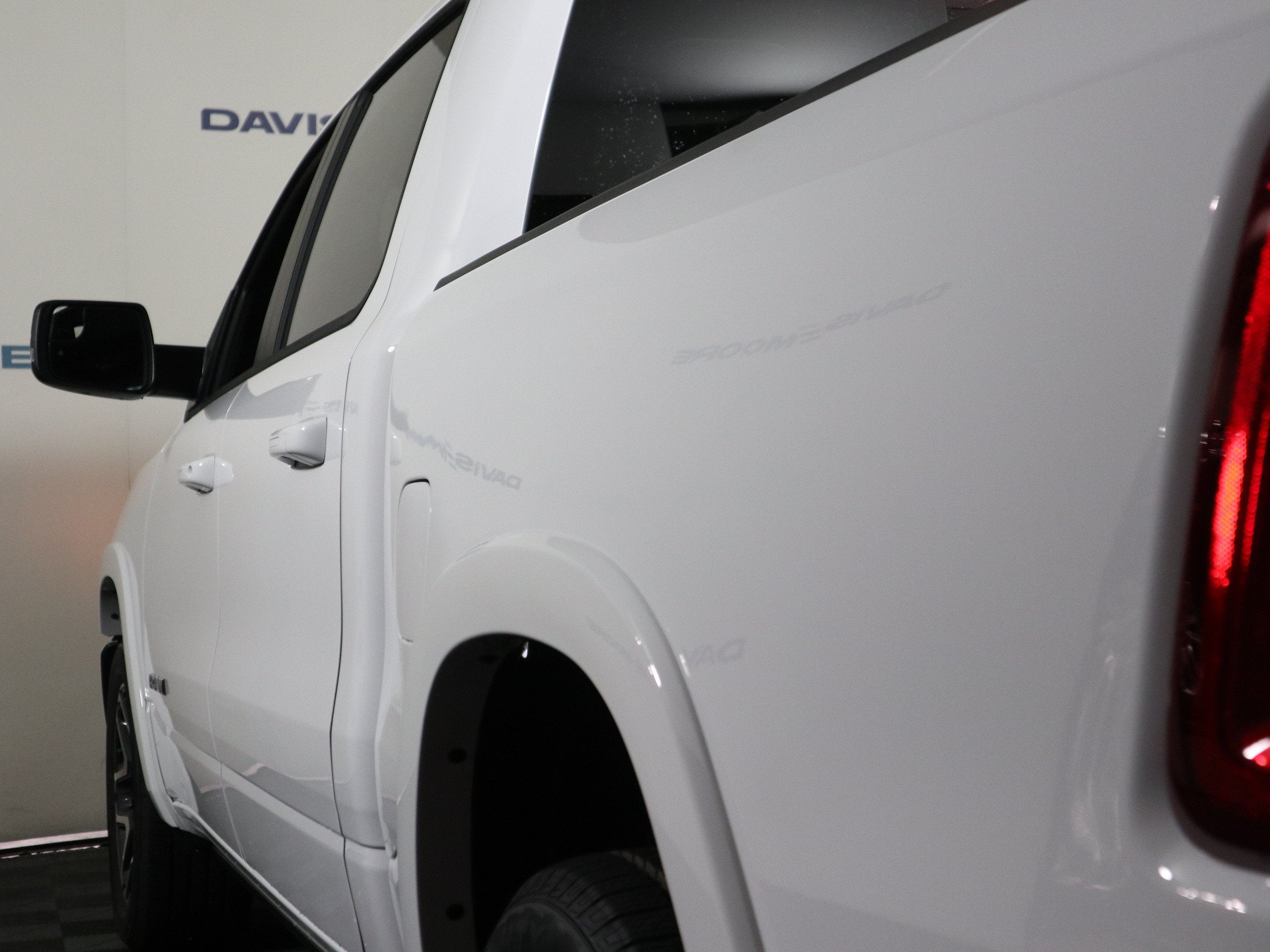 2027 RAM 1500 Laramie 4x4 Crew Cab