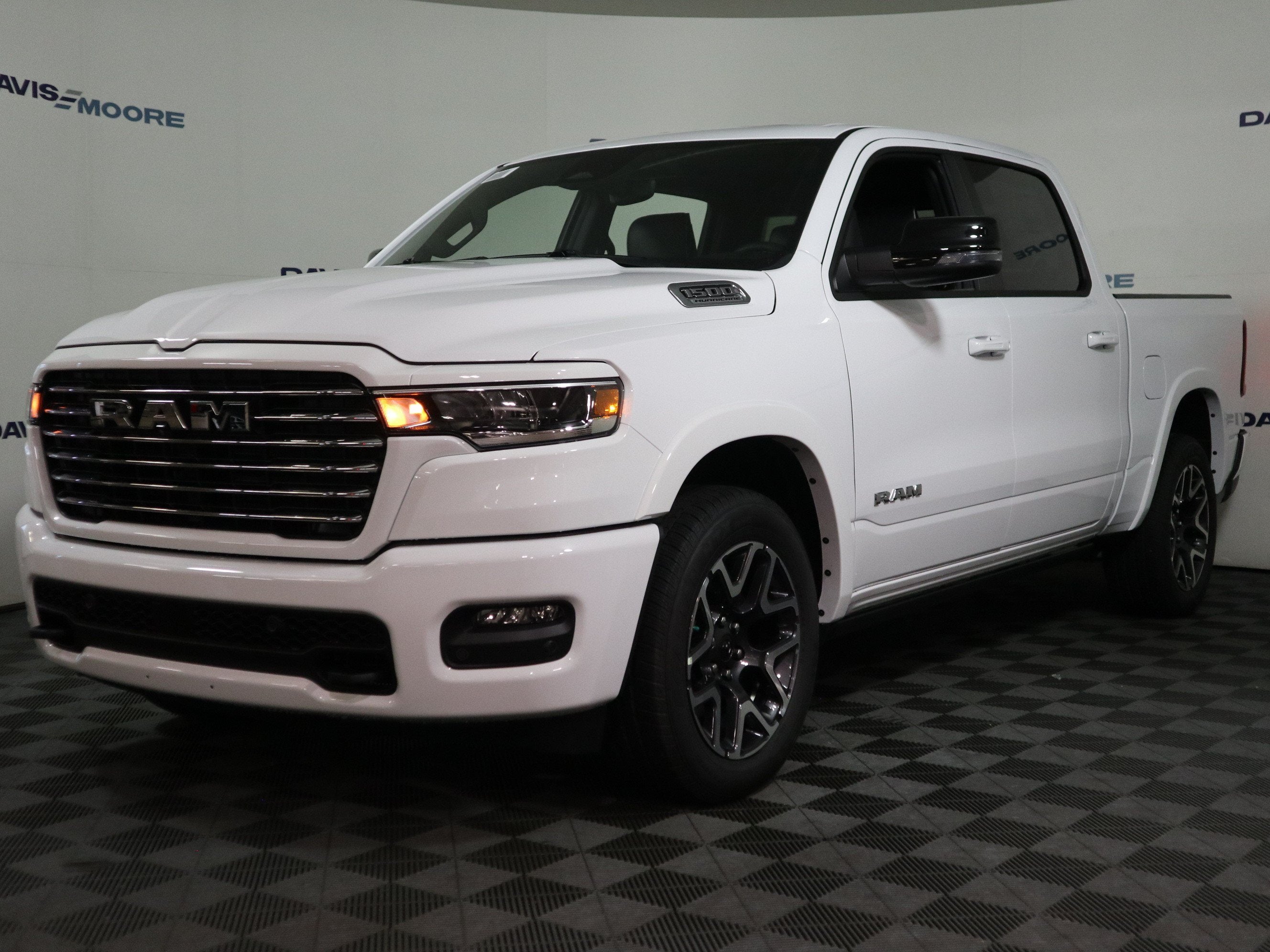 2027 RAM 1500 Laramie 4x4 Crew Cab