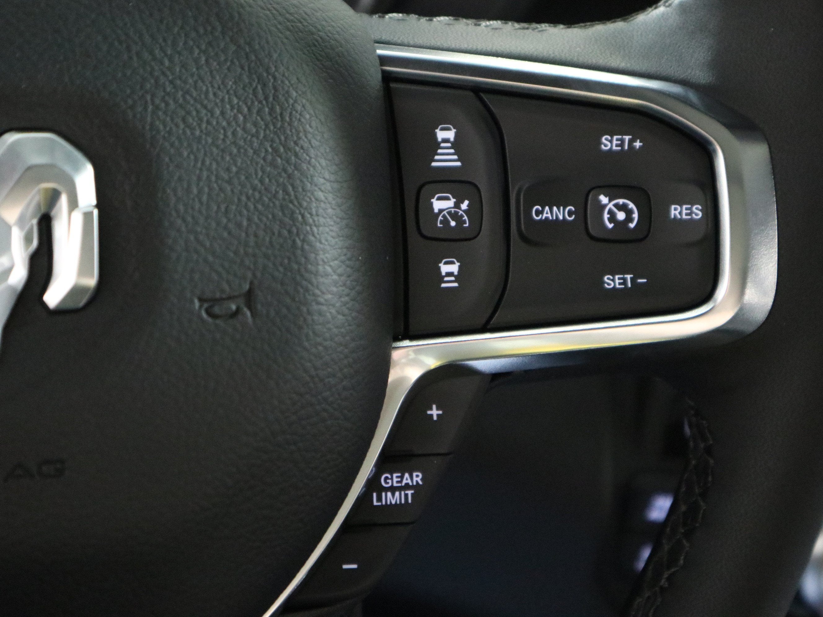 2027 RAM 1500 Laramie 4x4 Crew Cab