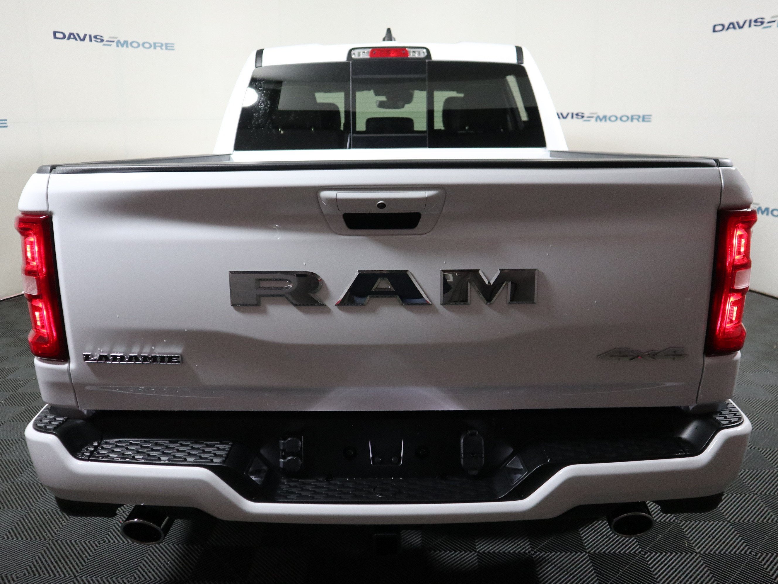 2027 RAM 1500 Laramie 4x4 Crew Cab