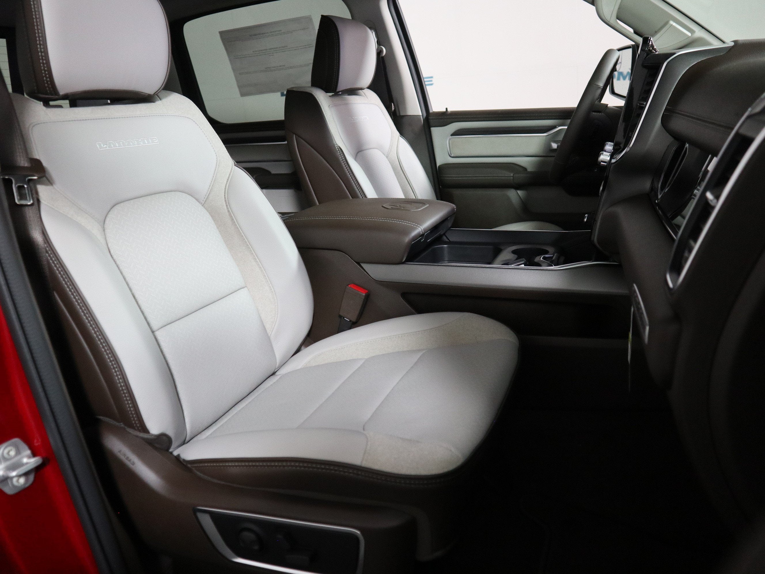 2026 RAM 1500 Laramie 4x4 Crew Cab