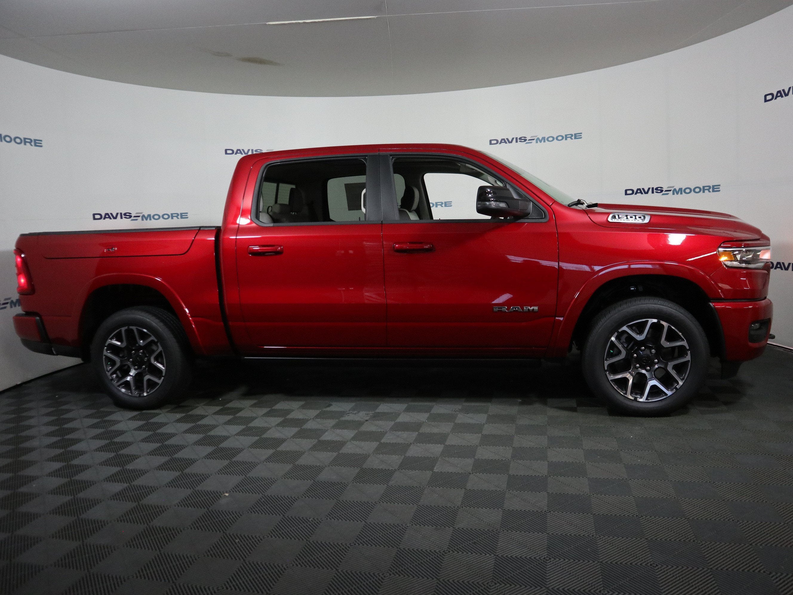 2026 RAM 1500 Laramie 4x4 Crew Cab