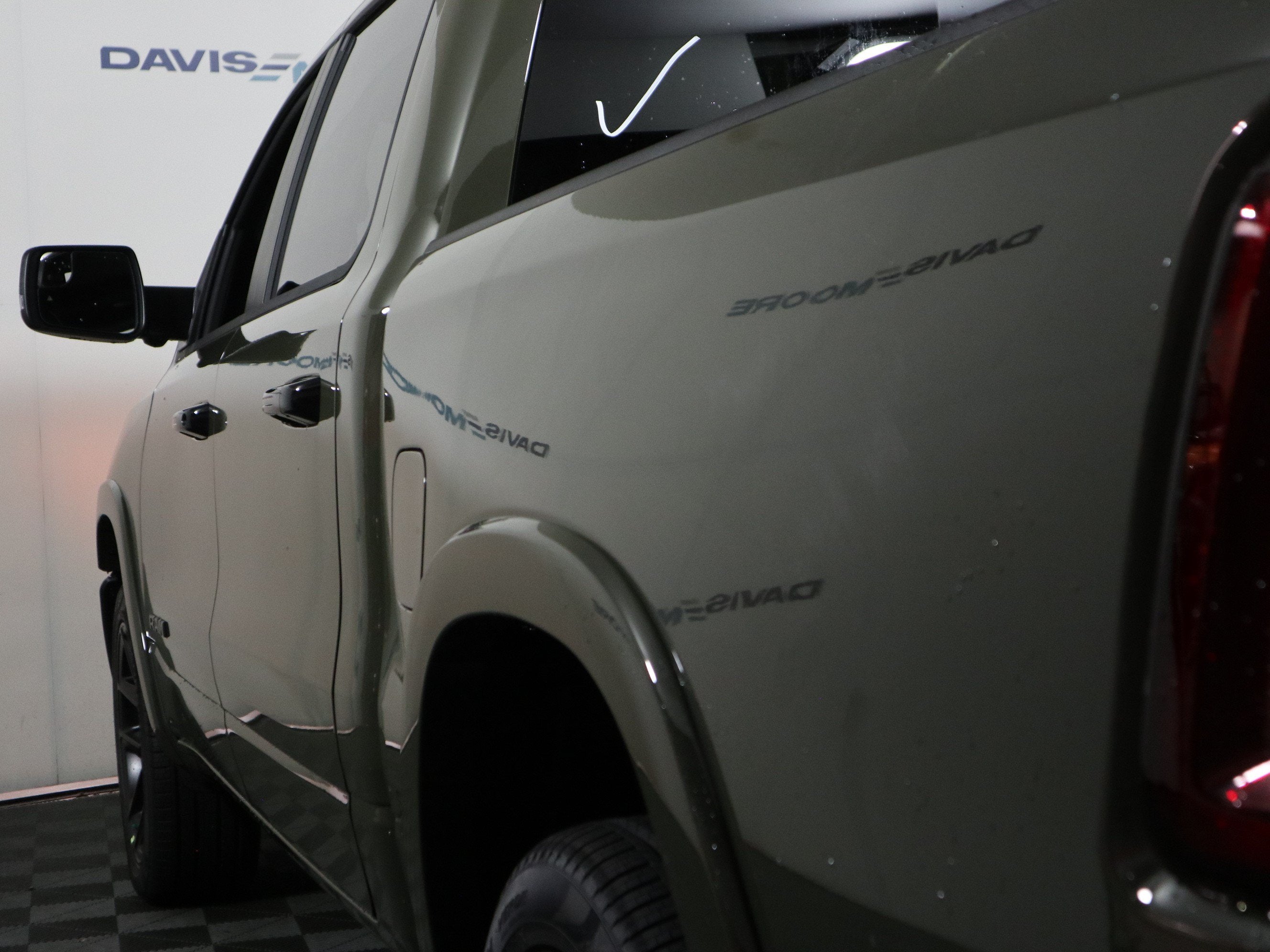 2027 RAM 1500 Laramie 4x4 Crew Cab
