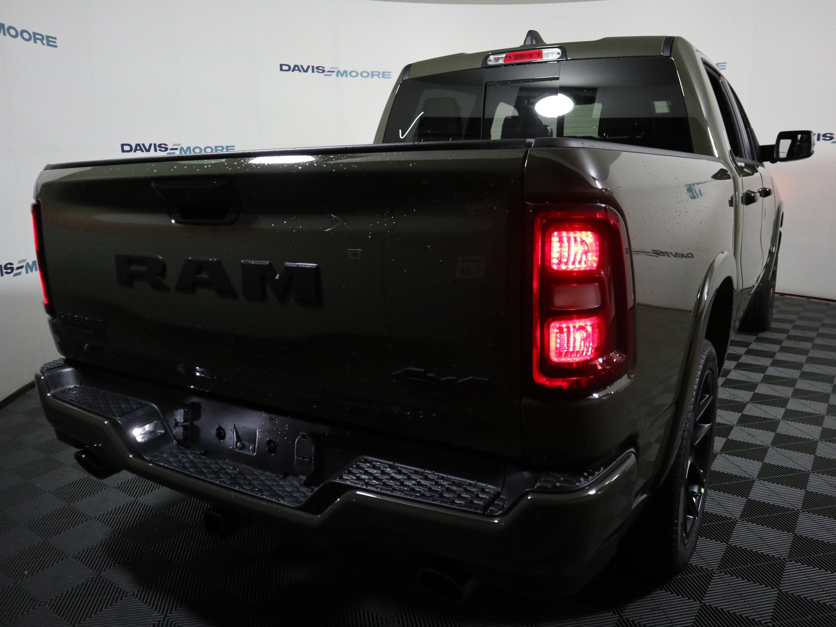 2027 RAM 1500 Laramie 4x4 Crew Cab