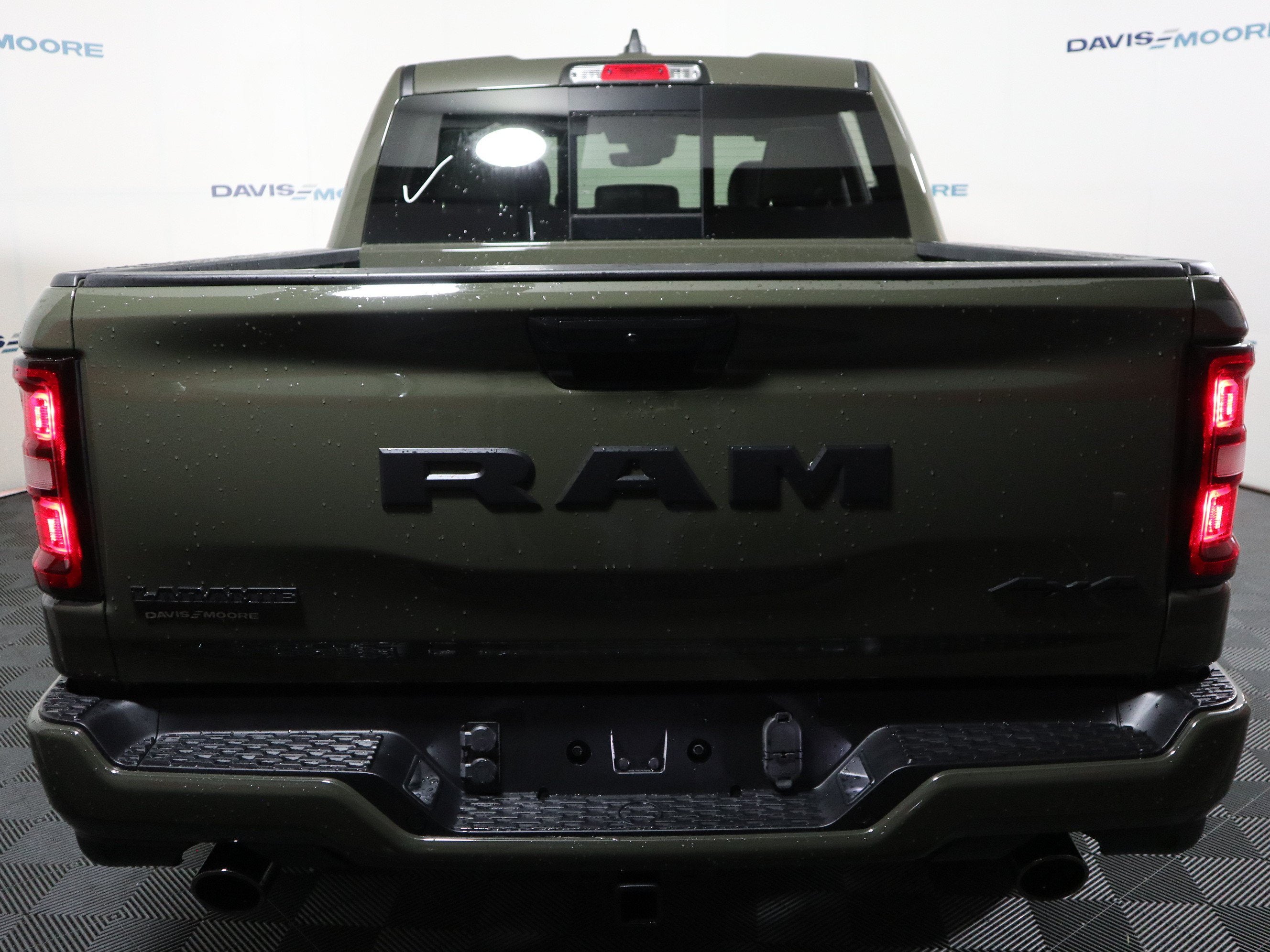 2027 RAM 1500 Laramie 4x4 Crew Cab
