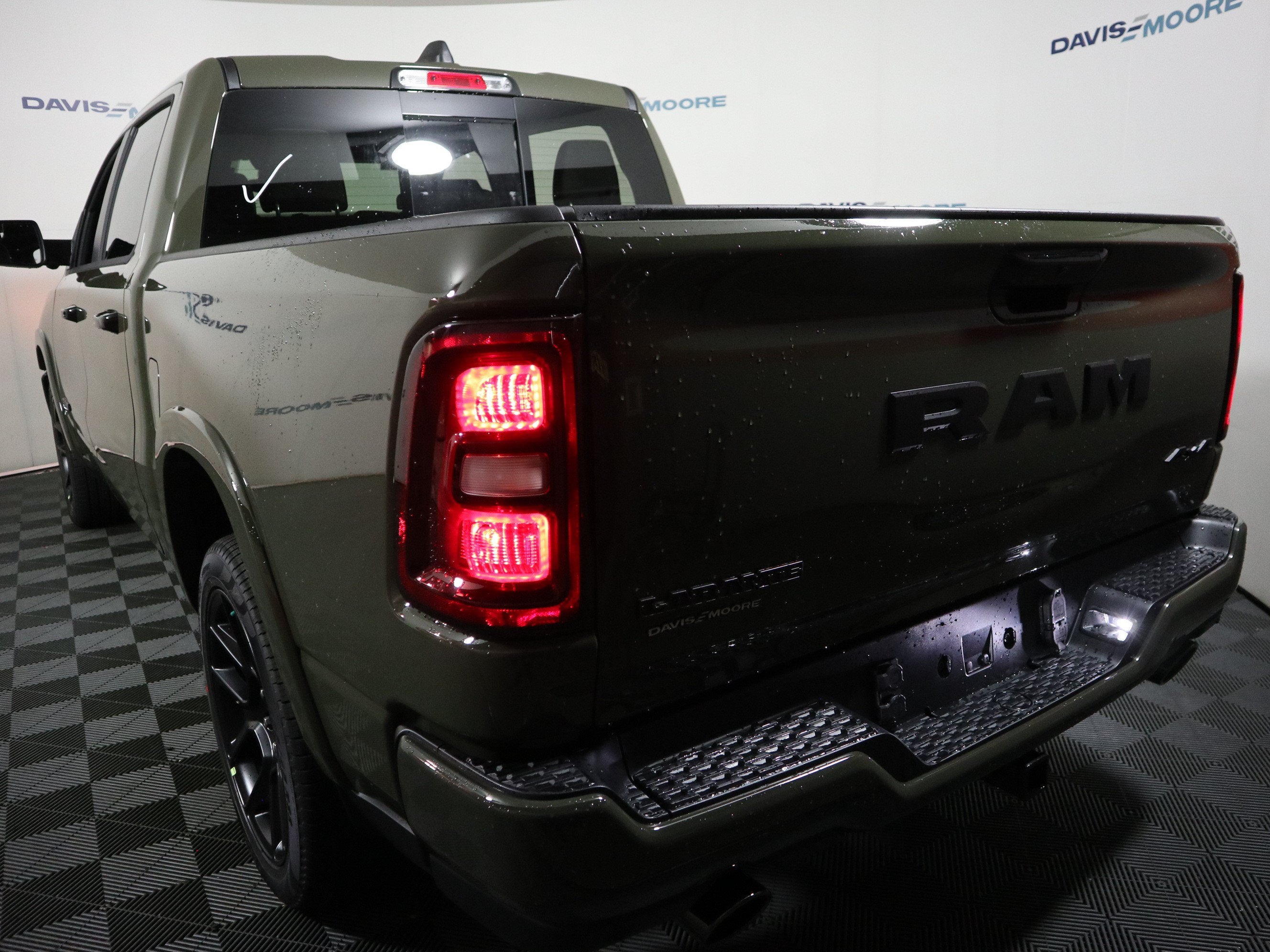 2027 RAM 1500 Laramie 4x4 Crew Cab
