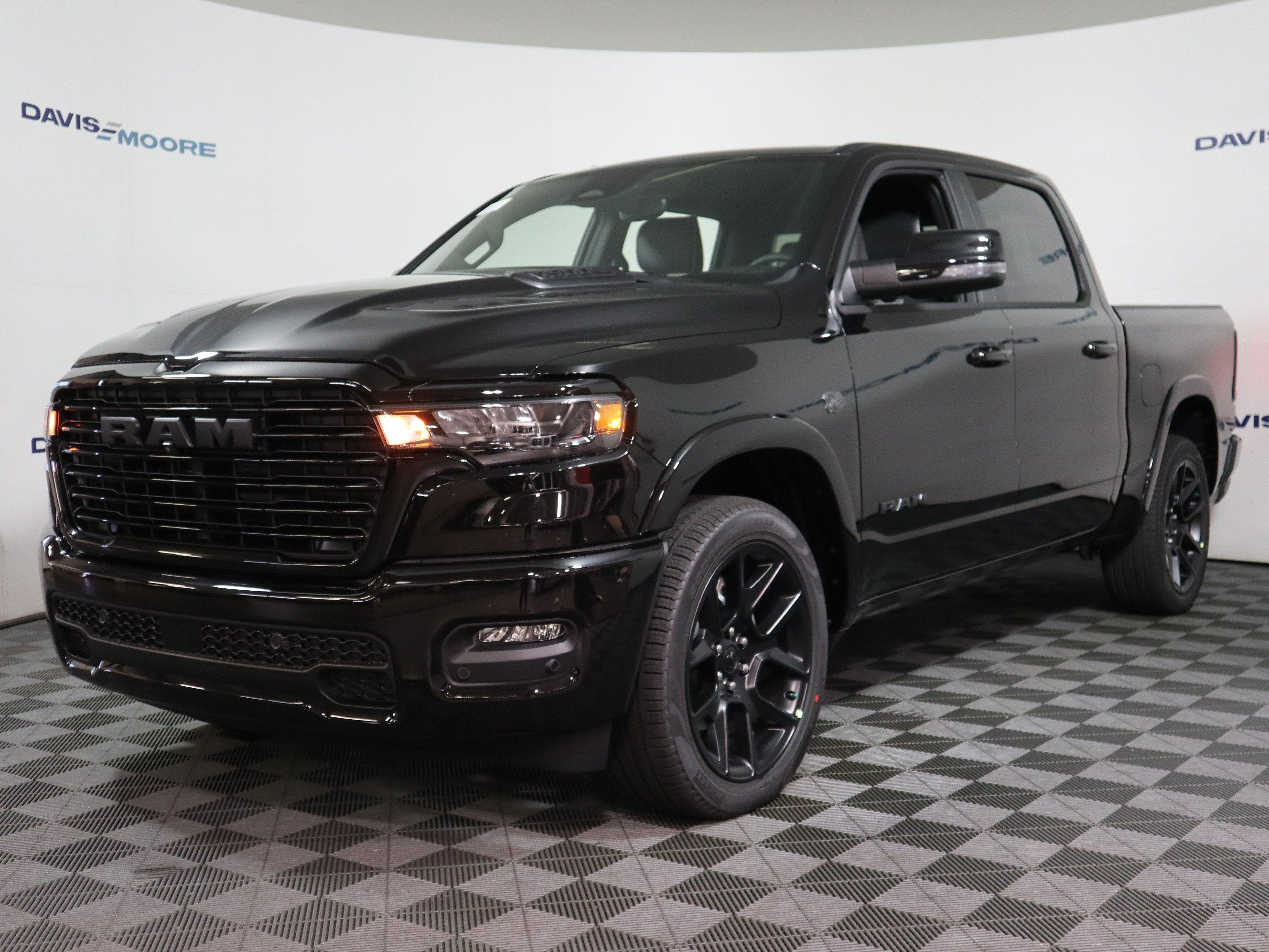 2027 RAM 1500 Laramie 4x4 Crew Cab