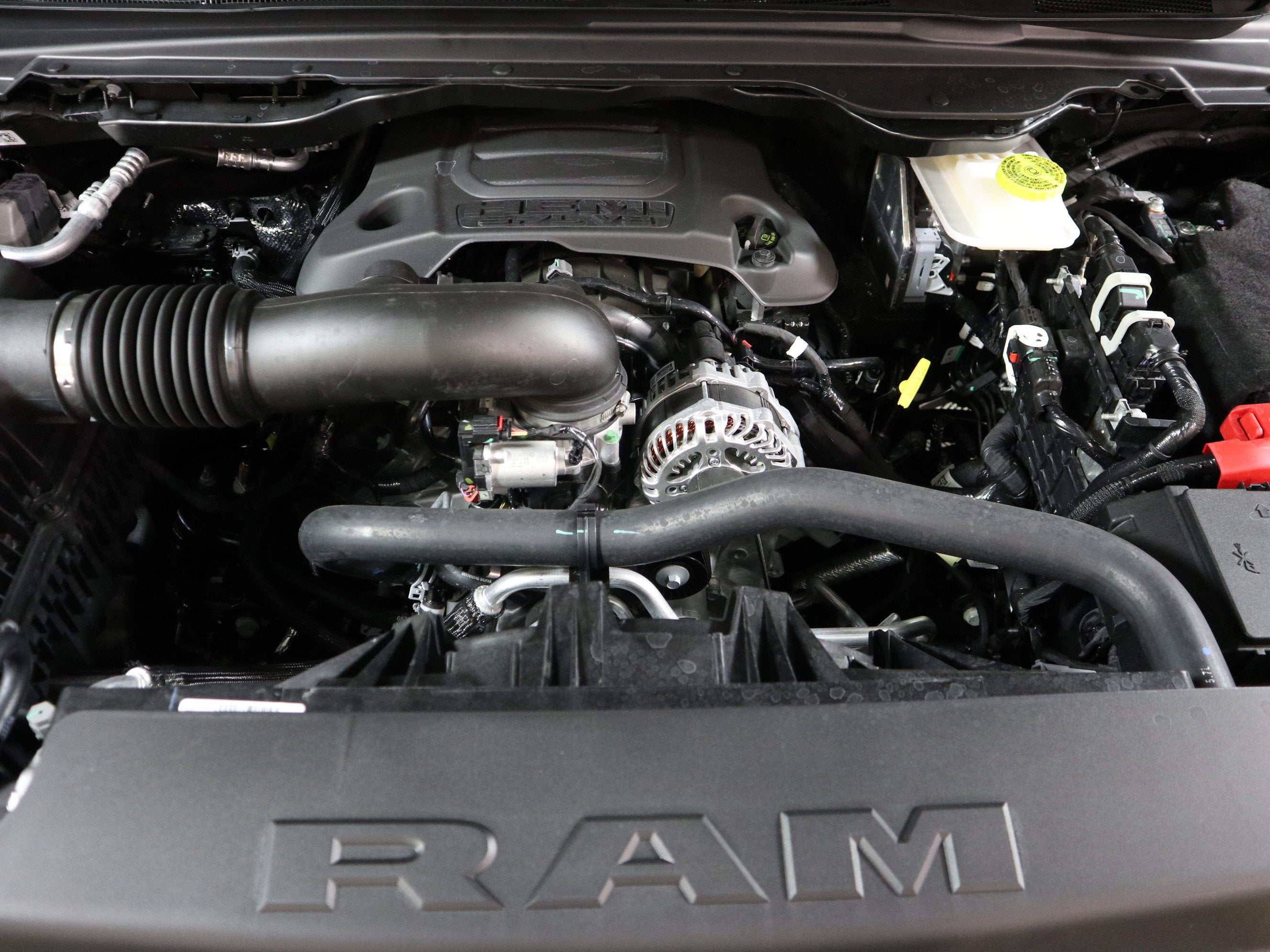 2027 RAM 1500 Laramie 4x4 Crew Cab