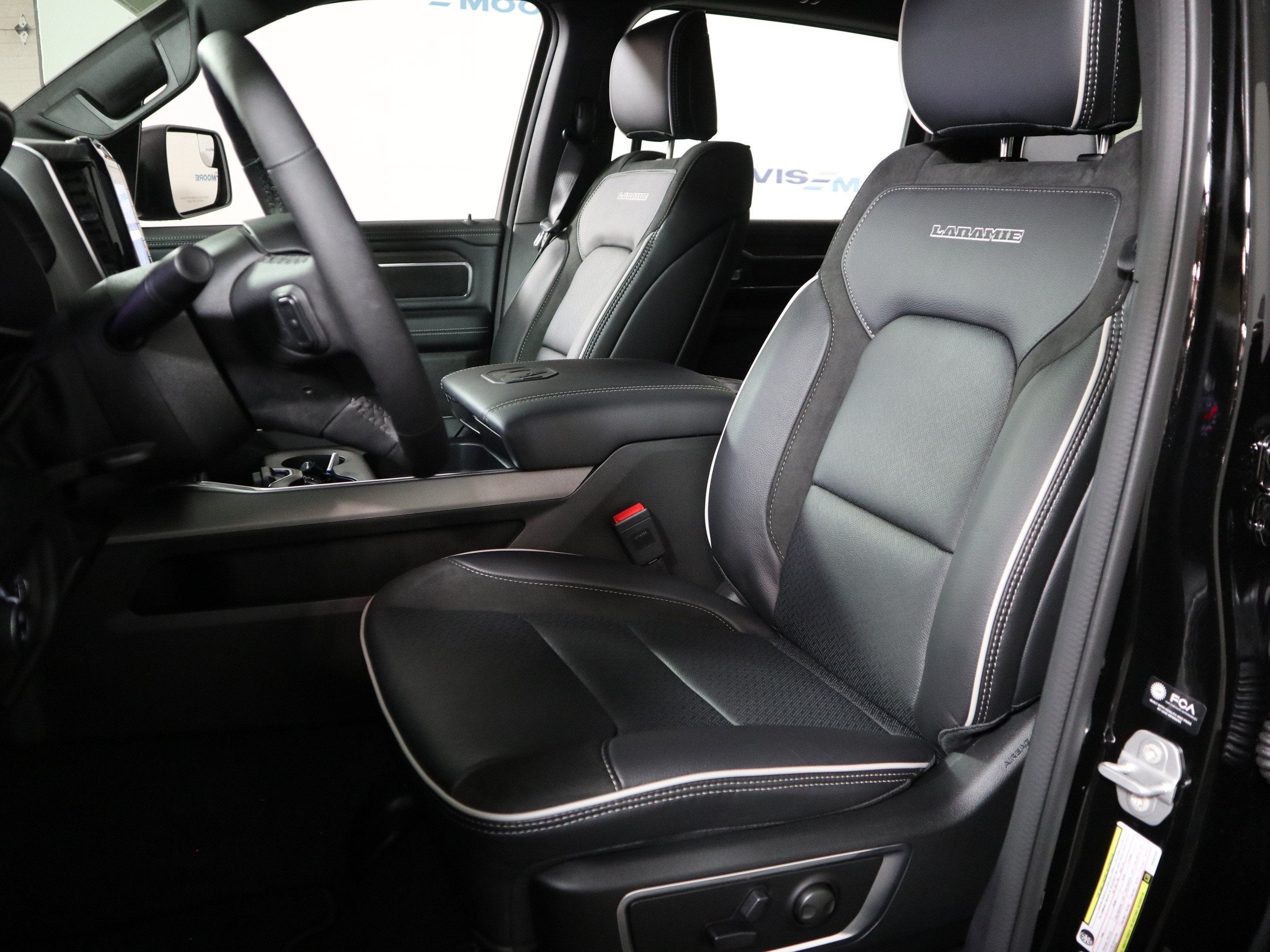 2027 RAM 1500 Laramie 4x4 Crew Cab