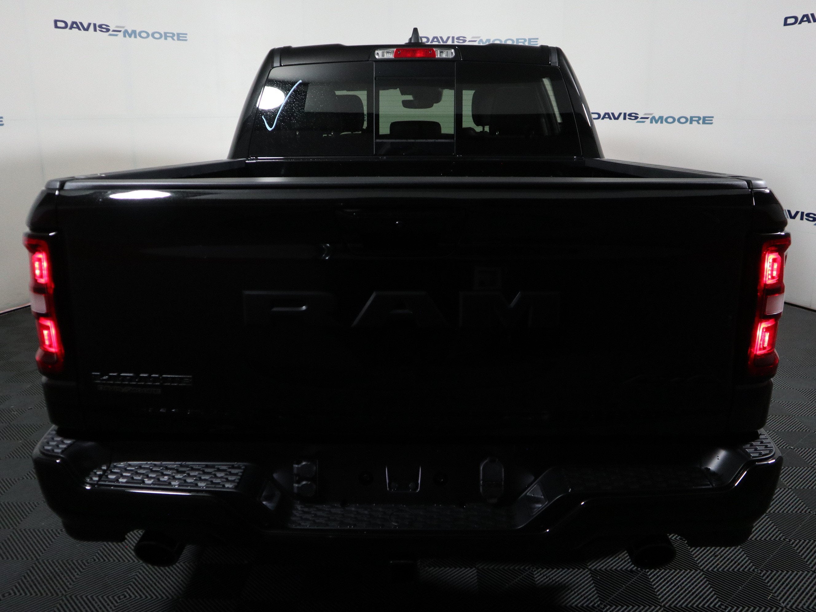 2027 RAM 1500 Laramie 4x4 Crew Cab
