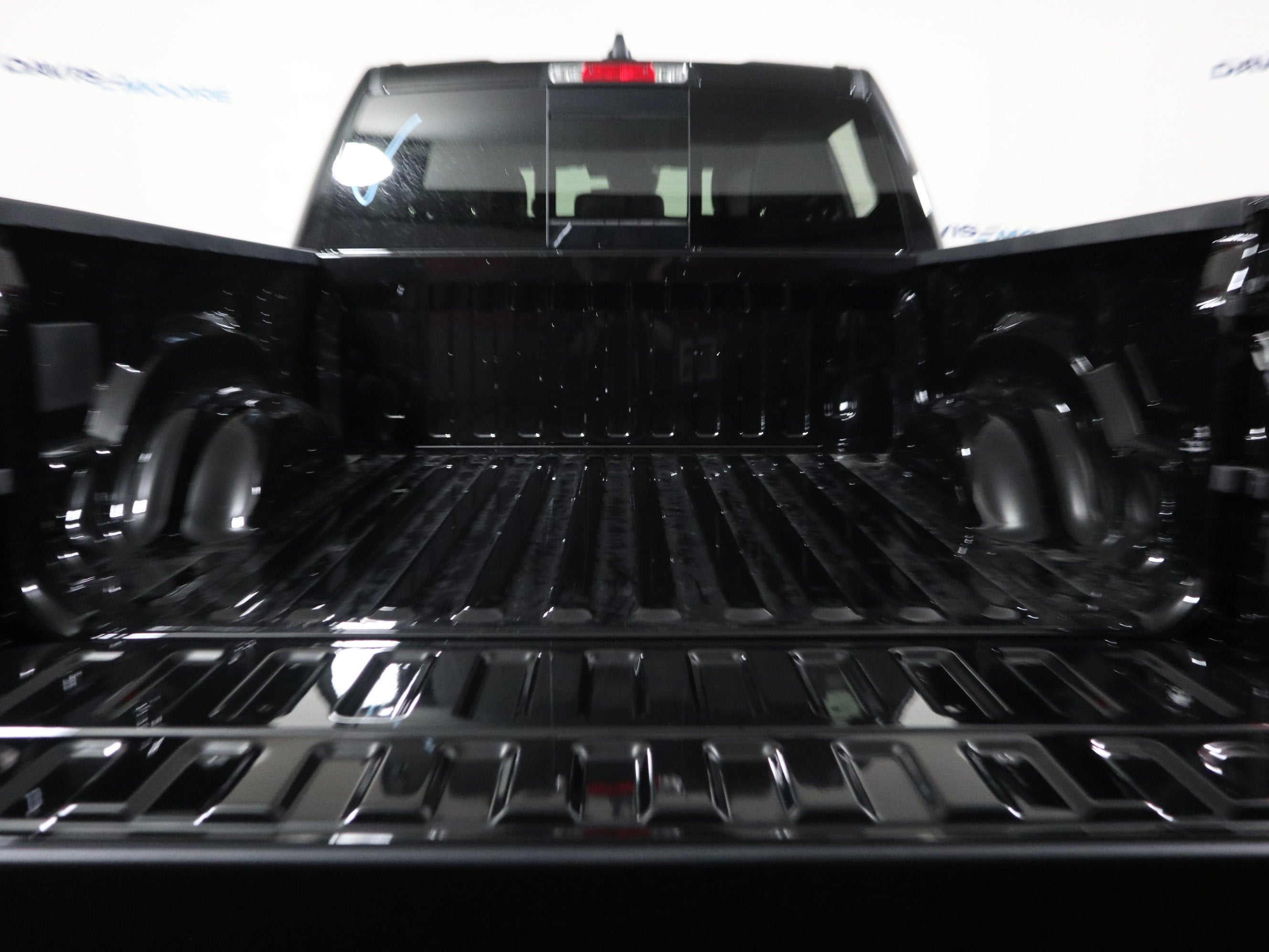 2027 RAM 1500 Laramie 4x4 Crew Cab