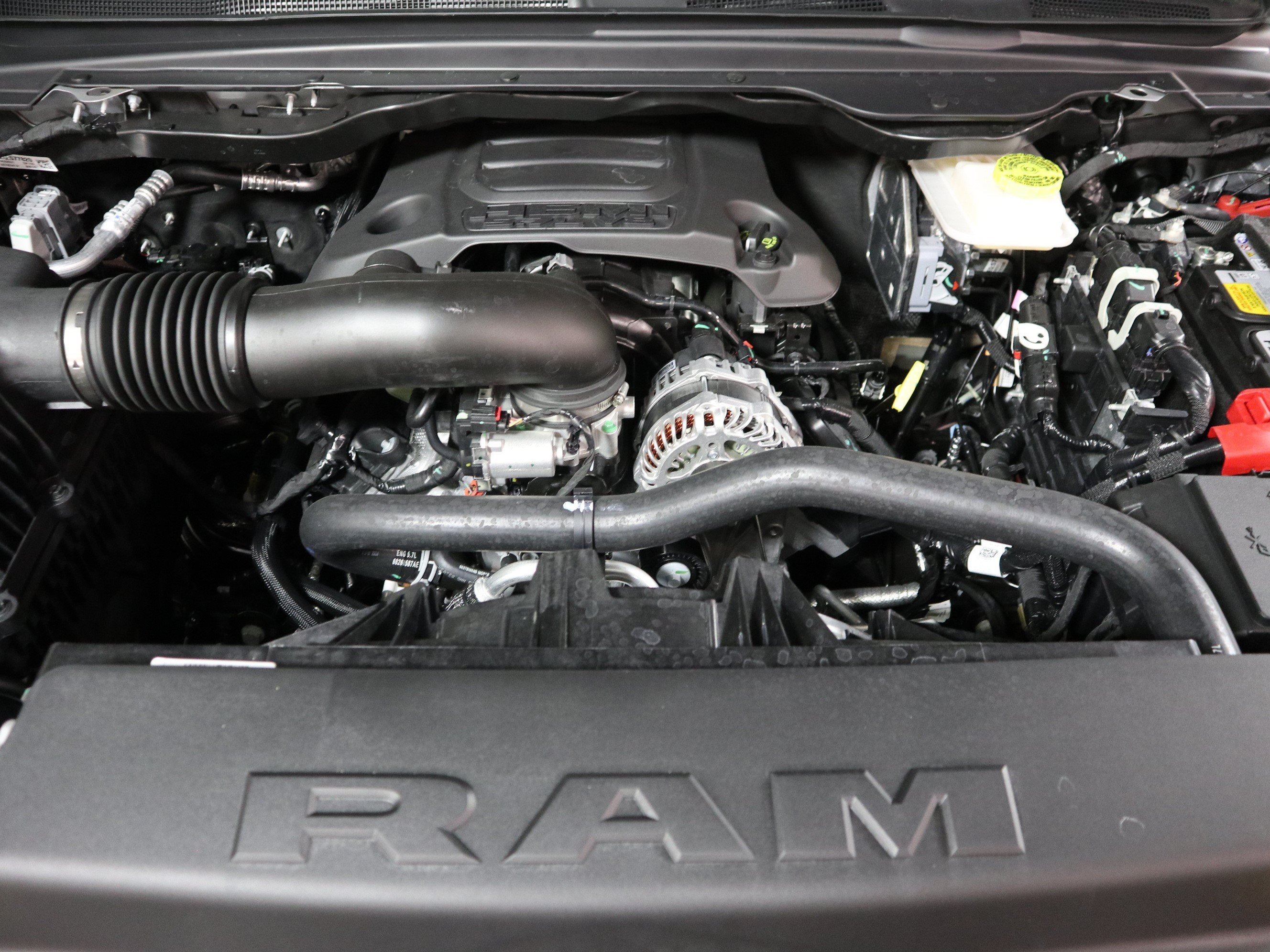 2027 RAM 1500 Laramie 4x4 Crew Cab