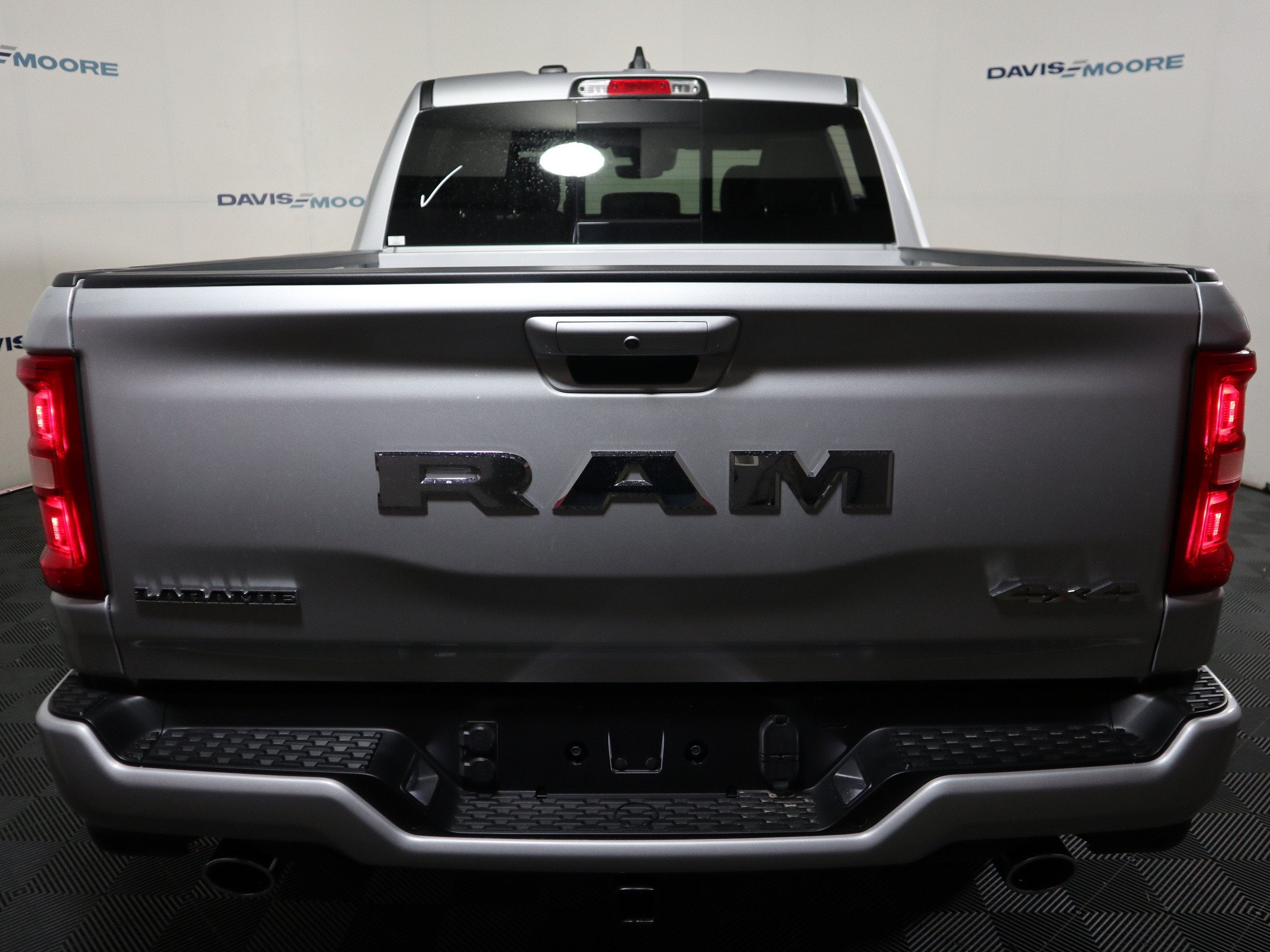 2027 RAM 1500 Laramie 4x4 Crew Cab