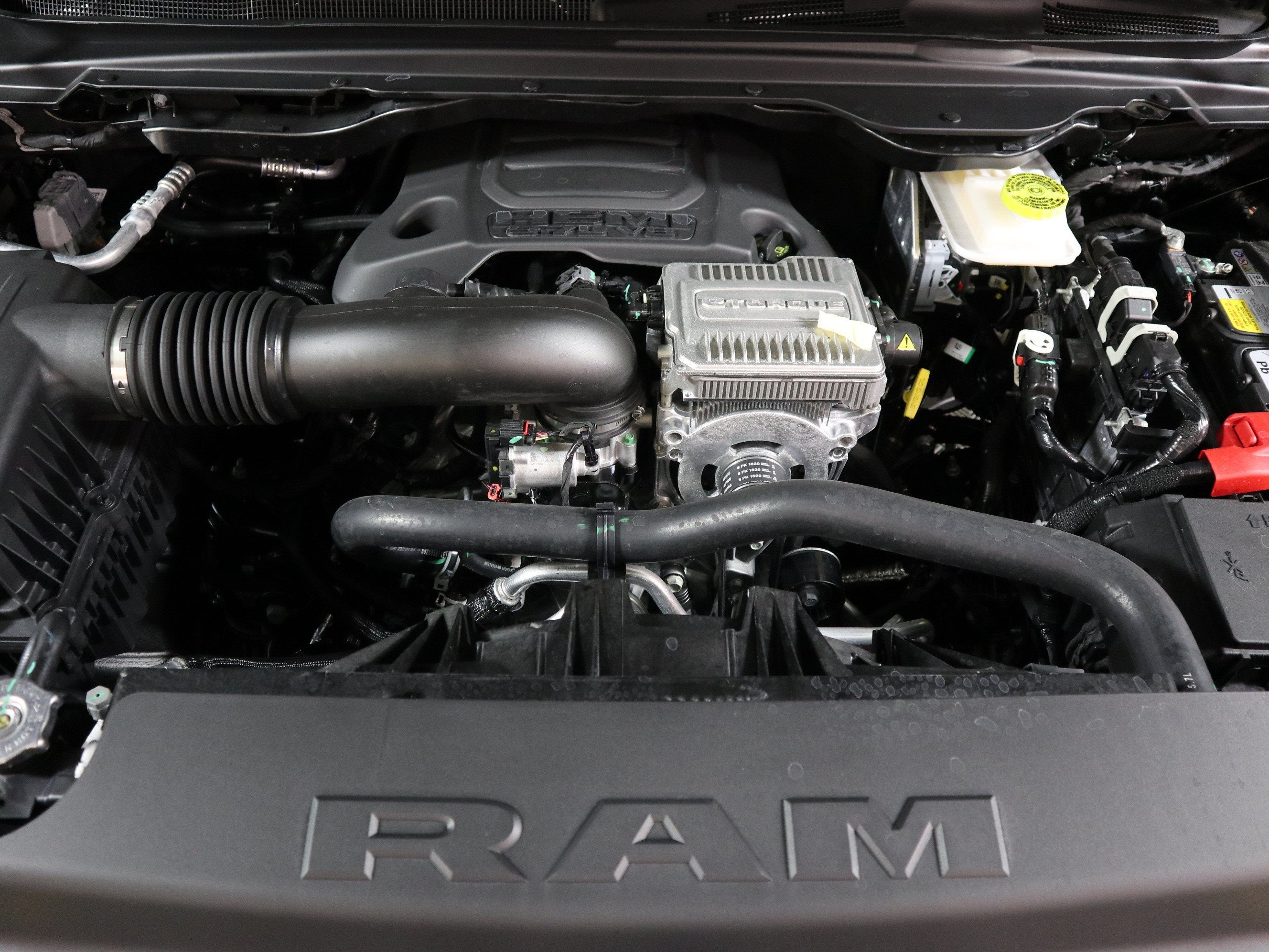 2027 RAM 1500 Laramie 4x4 Crew Cab