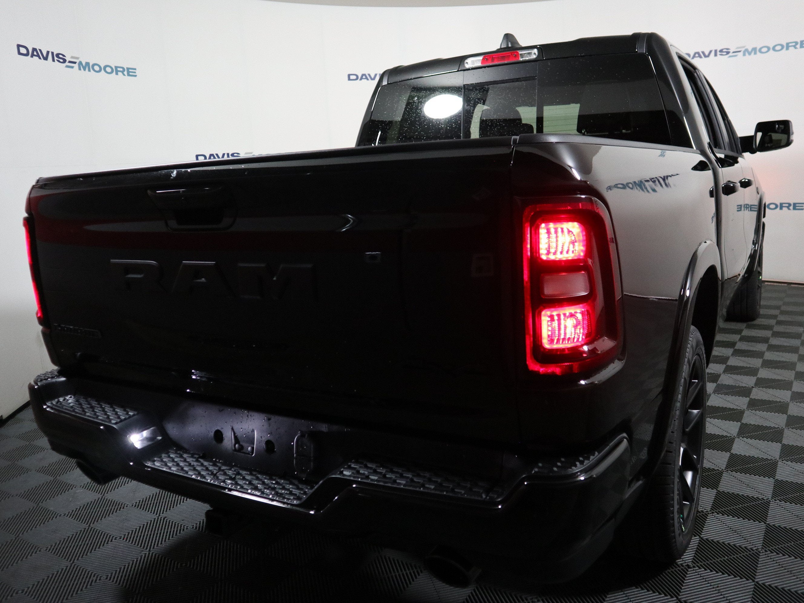 2027 RAM 1500 Laramie 4x4 Crew Cab