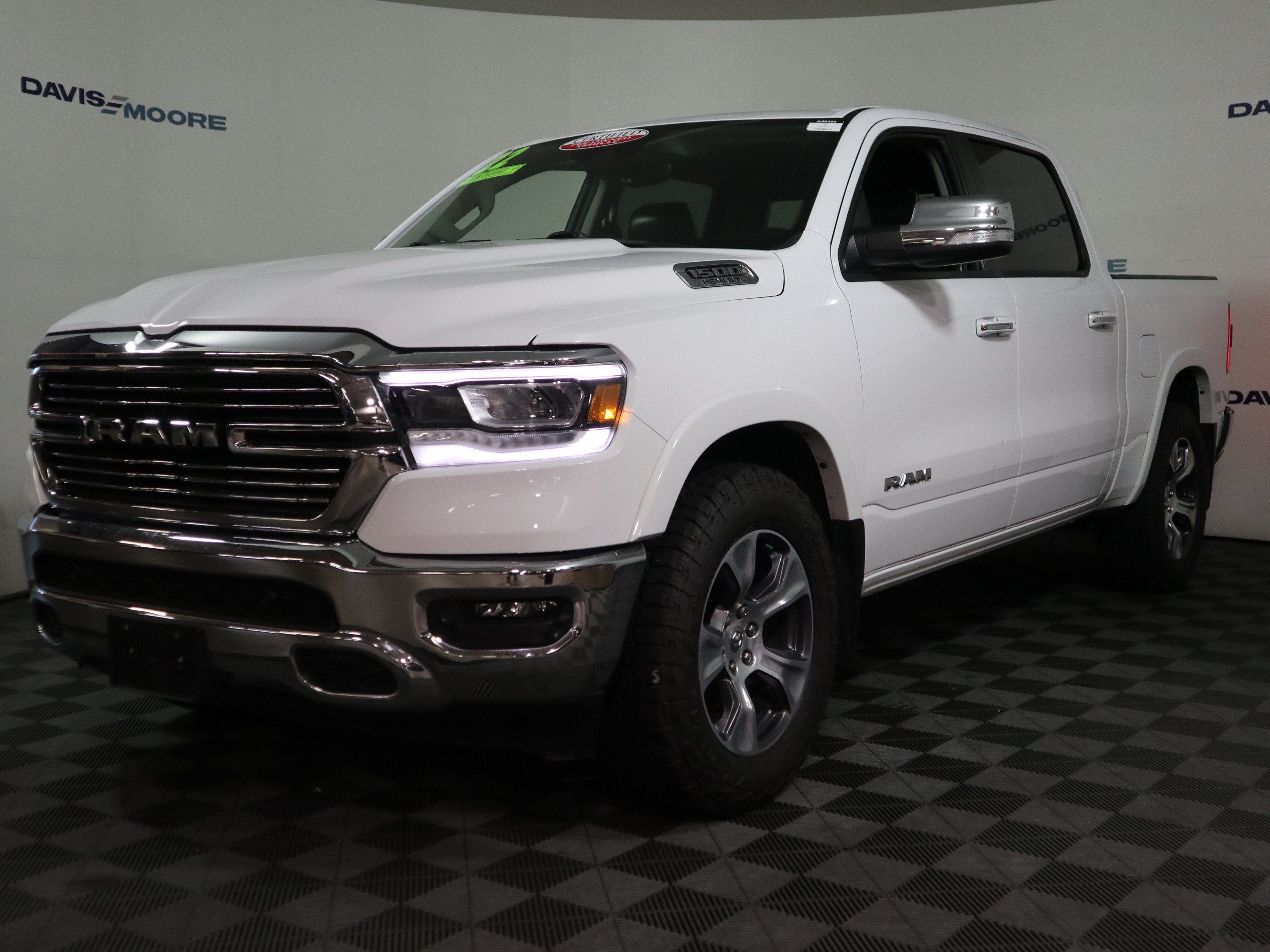 2022 RAM 1500 Laramie 4x4 Crew Cab