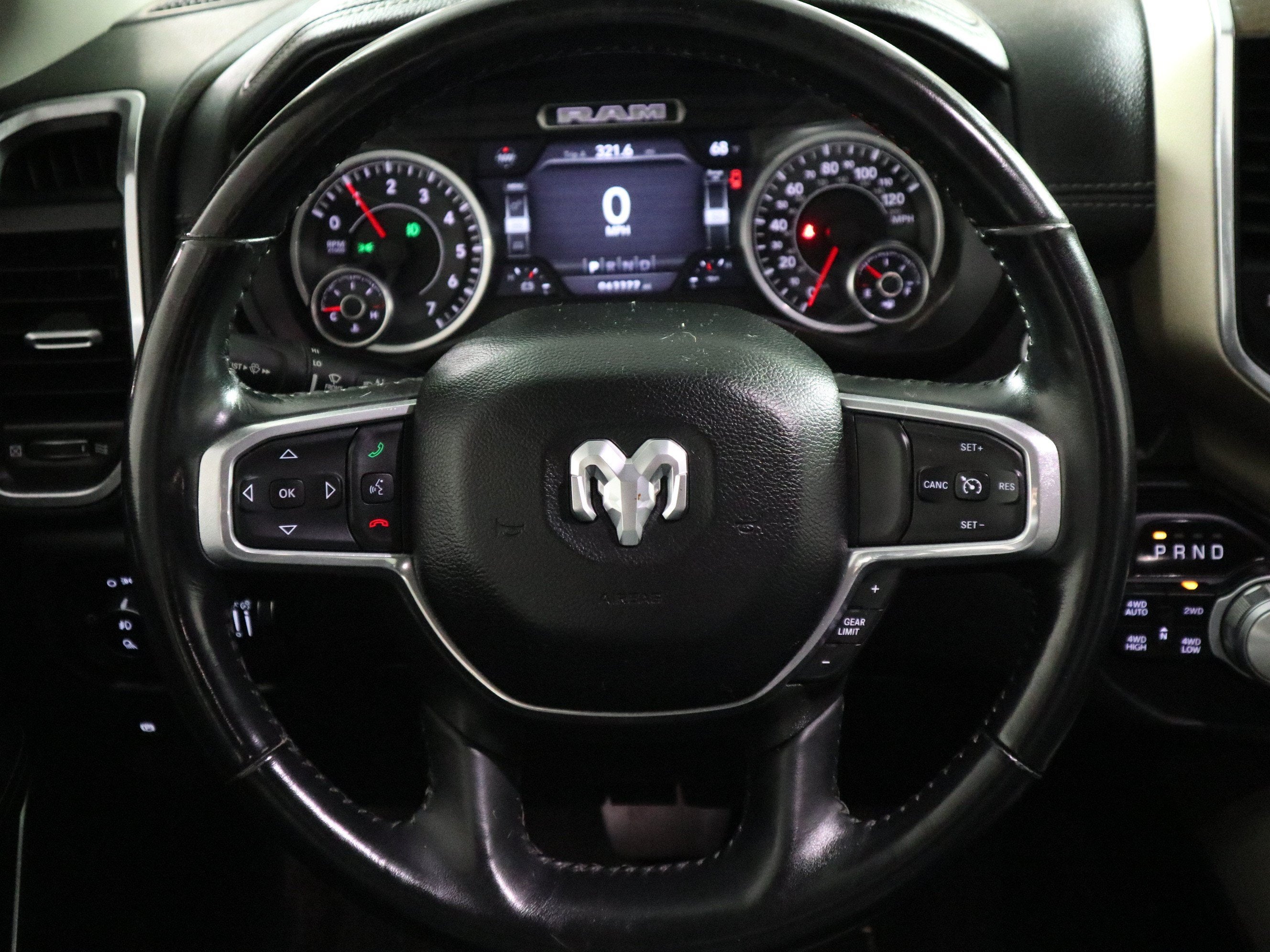 2022 RAM 1500 Laramie 4x4 Crew Cab