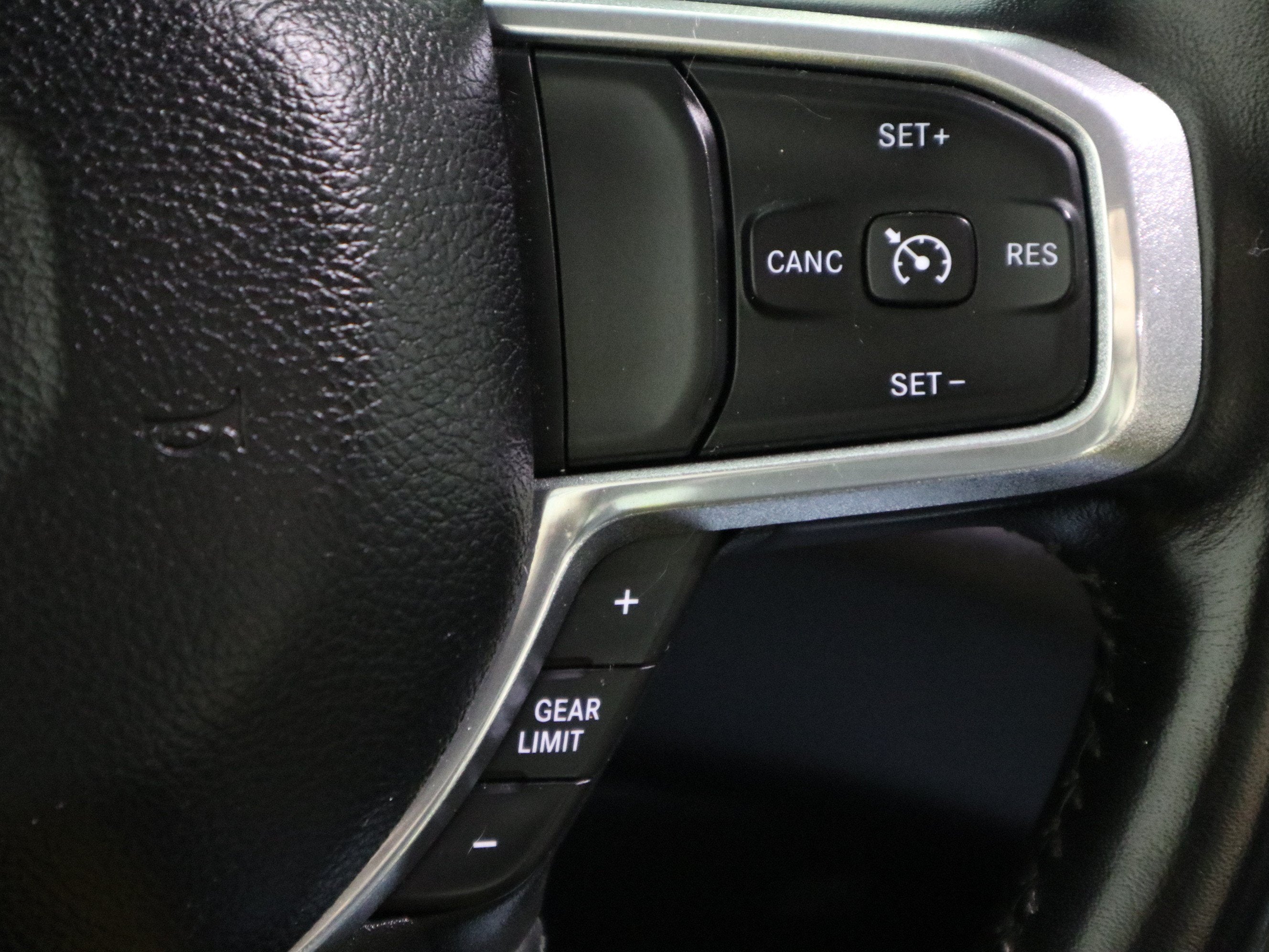 2022 RAM 1500 Laramie 4x4 Crew Cab
