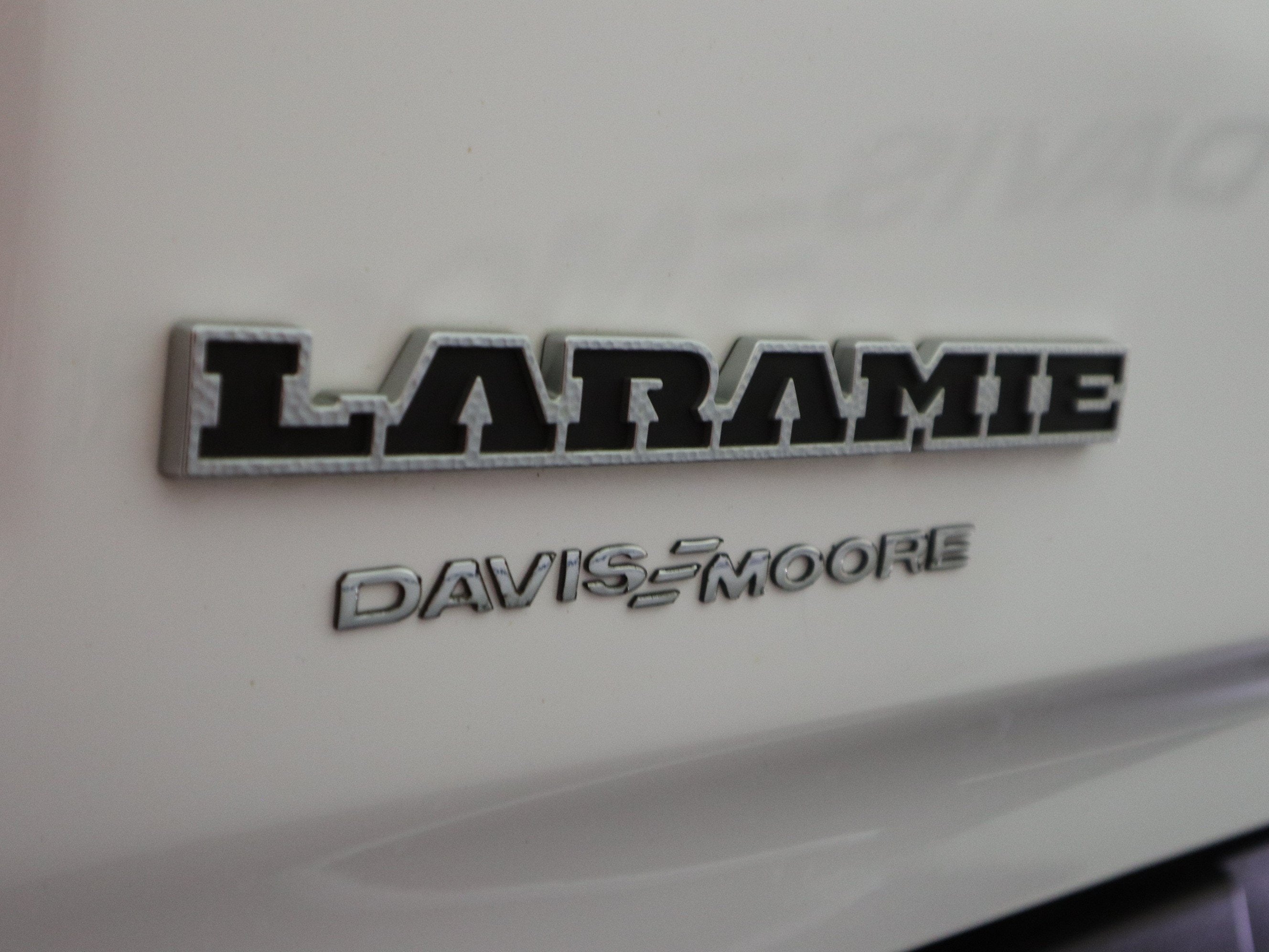 2022 RAM 1500 Laramie 4x4 Crew Cab
