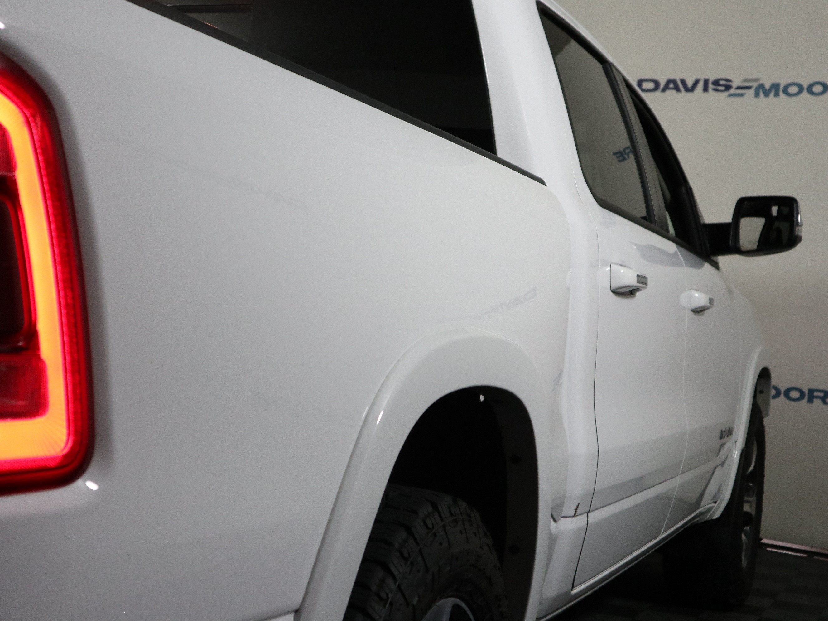 2022 RAM 1500 Laramie 4x4 Crew Cab