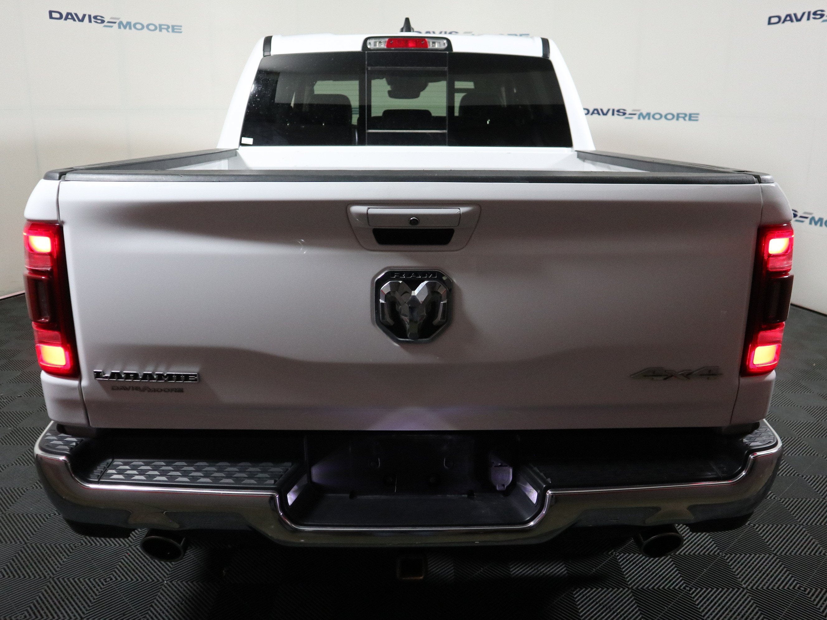 2022 RAM 1500 Laramie 4x4 Crew Cab