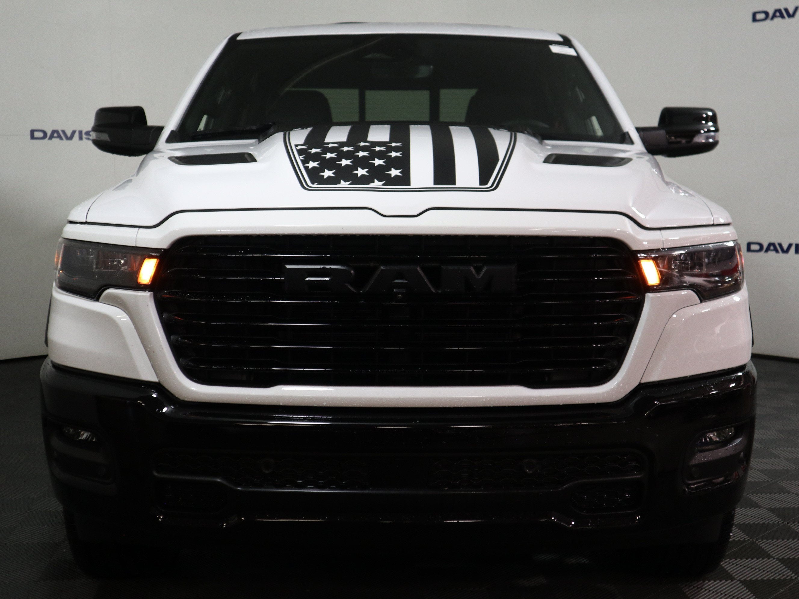 2026 RAM 1500 Laramie 4x4 Crew Cab
