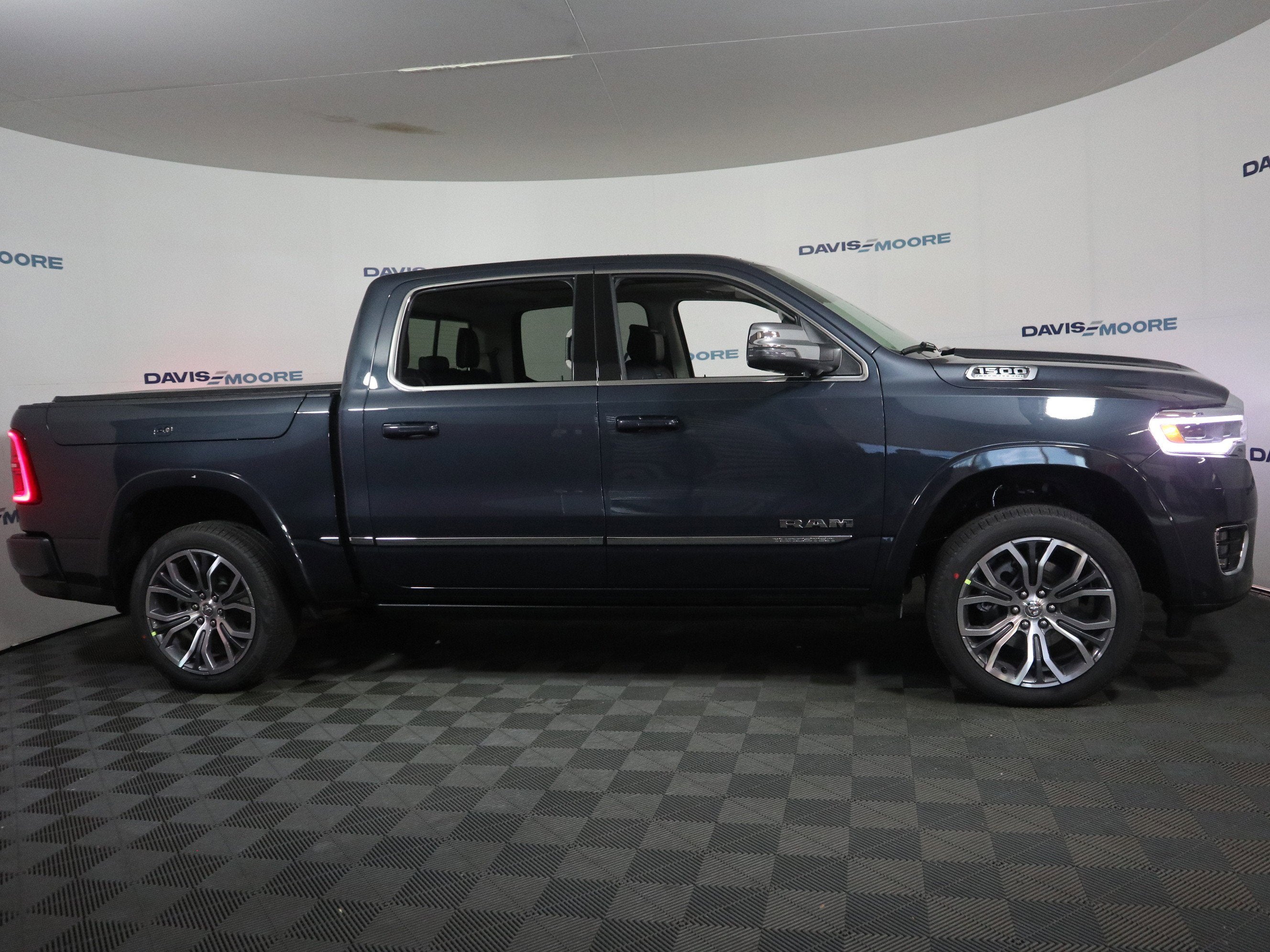 2026 RAM 1500 Tungsten Crew Cab 4x4