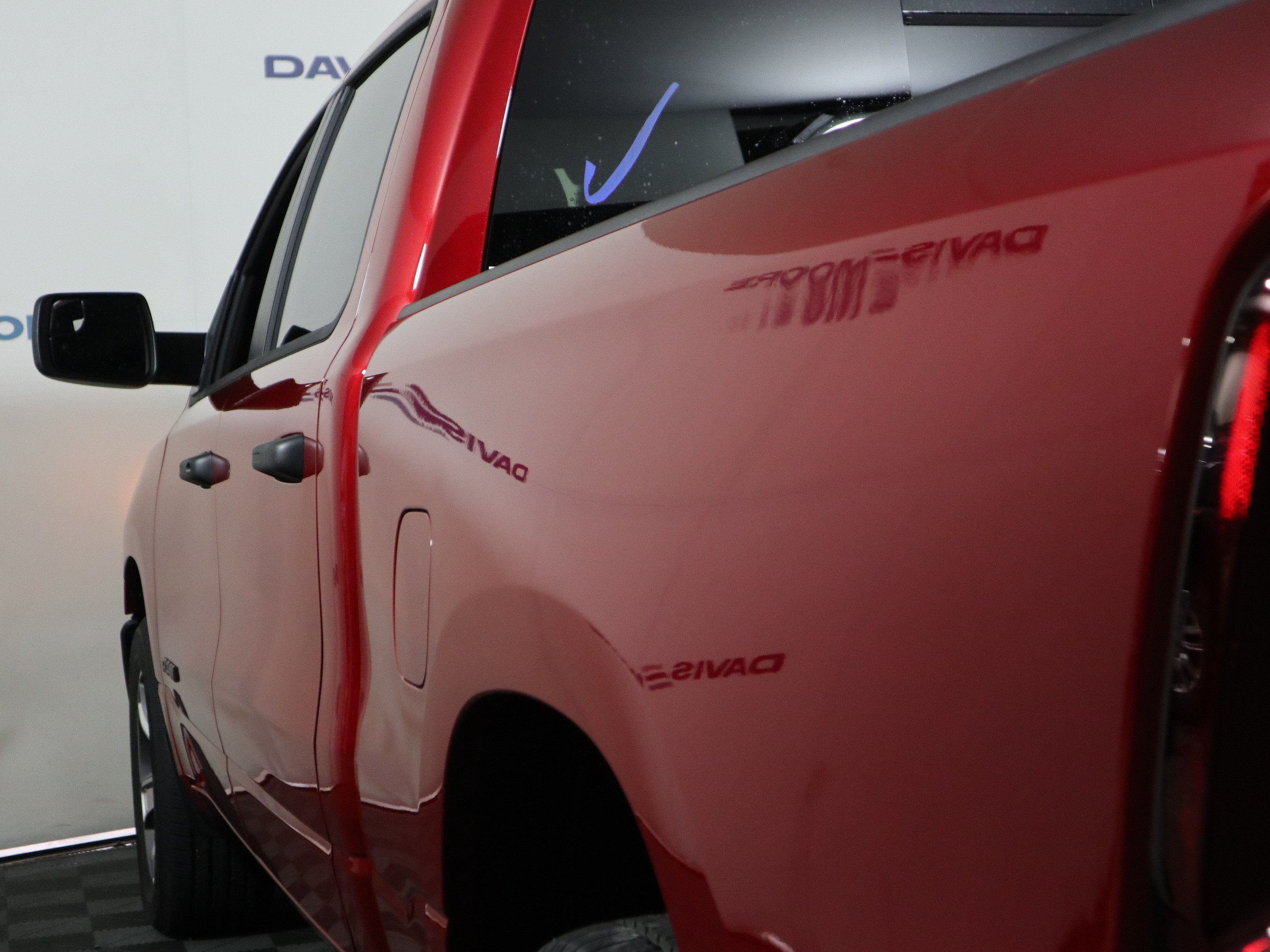 2027 RAM 1500 Express 4x4 Crew Cab