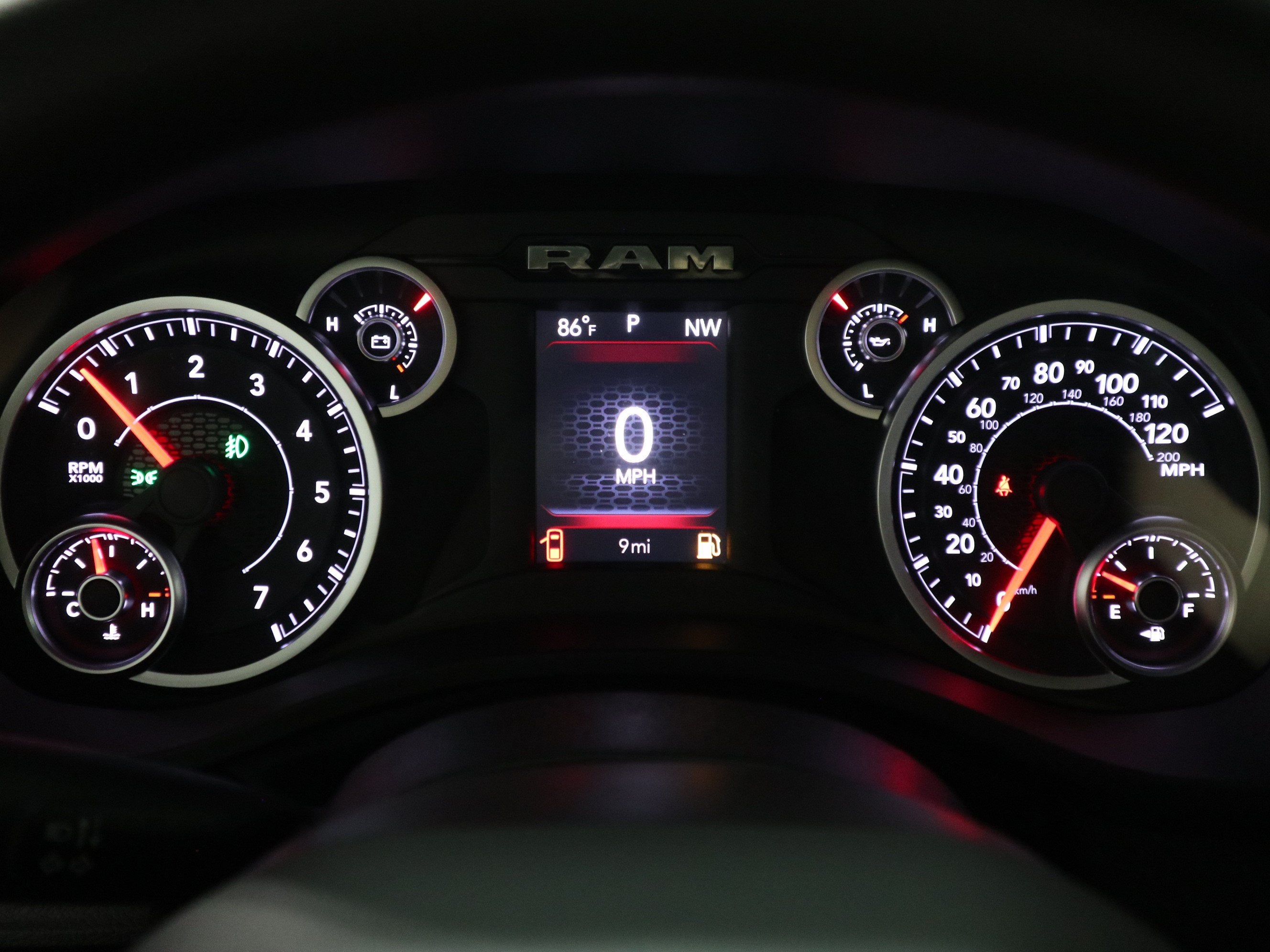 2027 RAM 1500 Express 4x4 Crew Cab