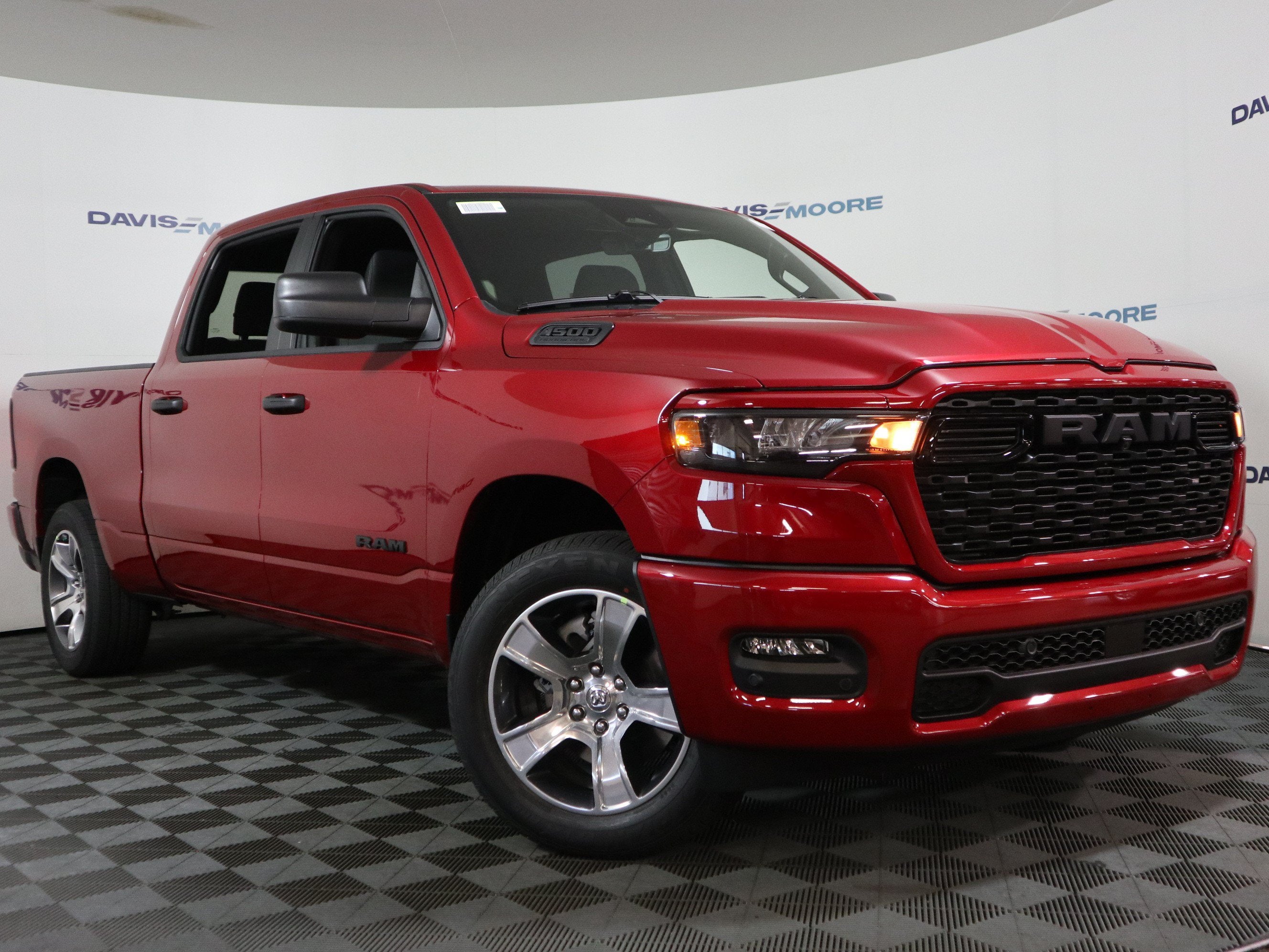 2027 RAM 1500 Express 4x4 Crew Cab