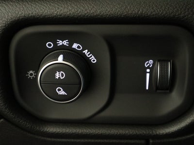 2027 RAM 1500 Express 4x4 Crew Cab