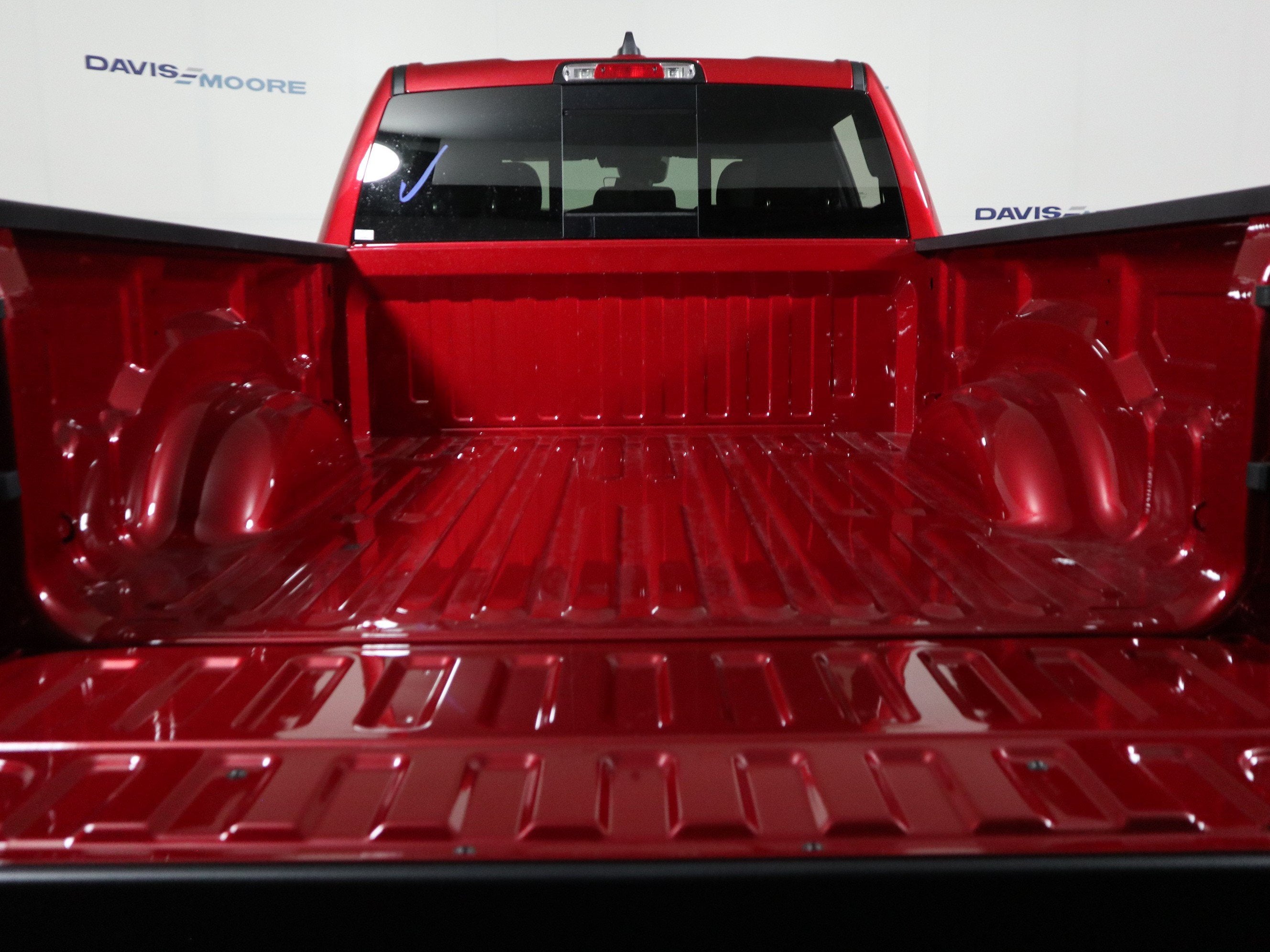 2027 RAM 1500 Express 4x4 Crew Cab