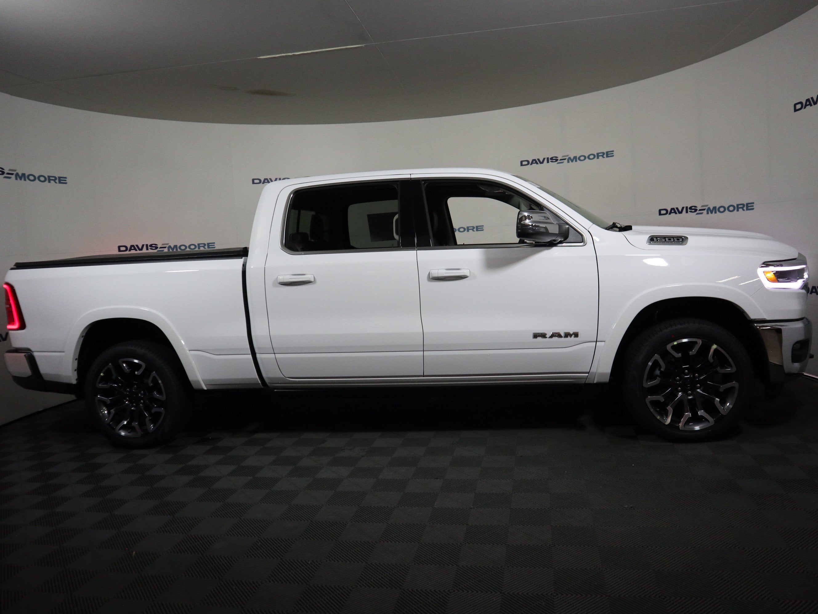 2027 RAM 1500 Longhorn Crew Cab 4x4