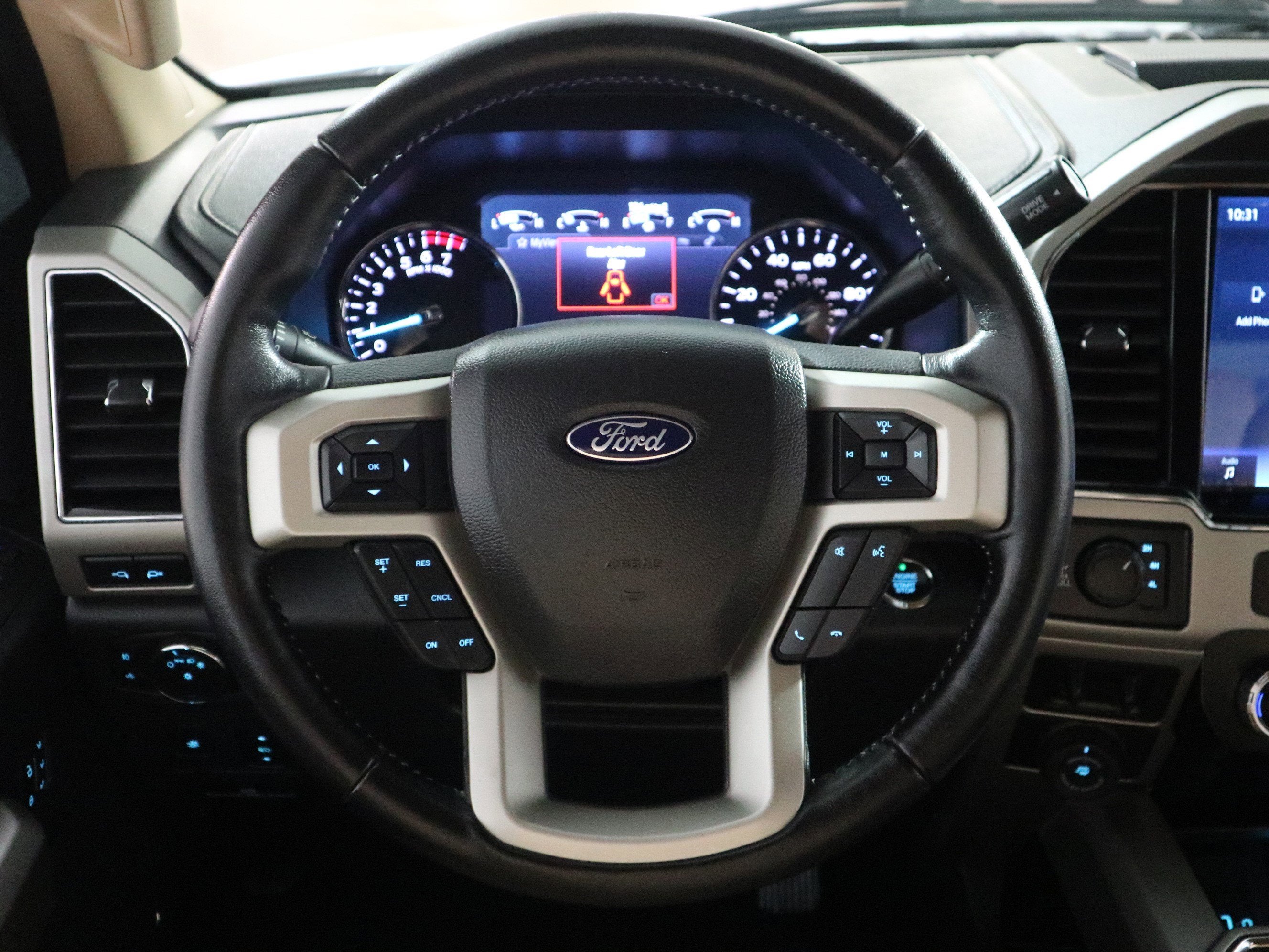 2022 Ford Super Duty F-250 SRW LARIAT Crew Cab 4WD