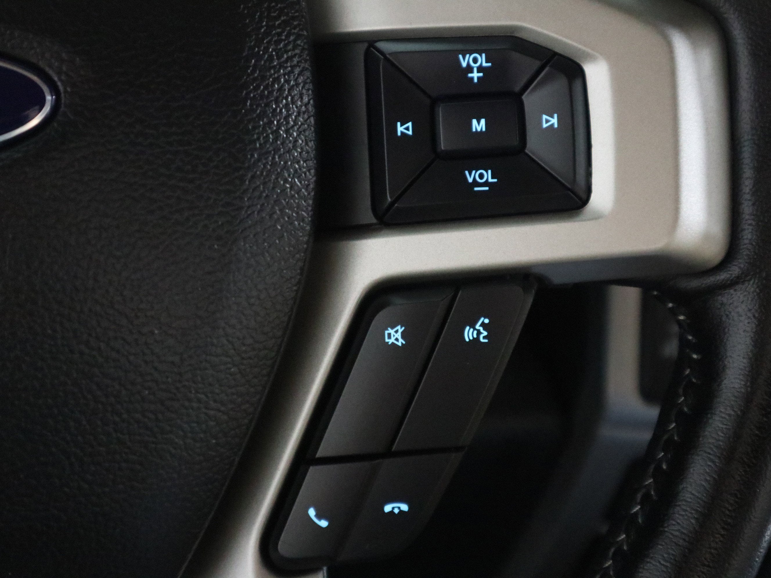 2022 Ford Super Duty F-250 SRW LARIAT Crew Cab 4WD