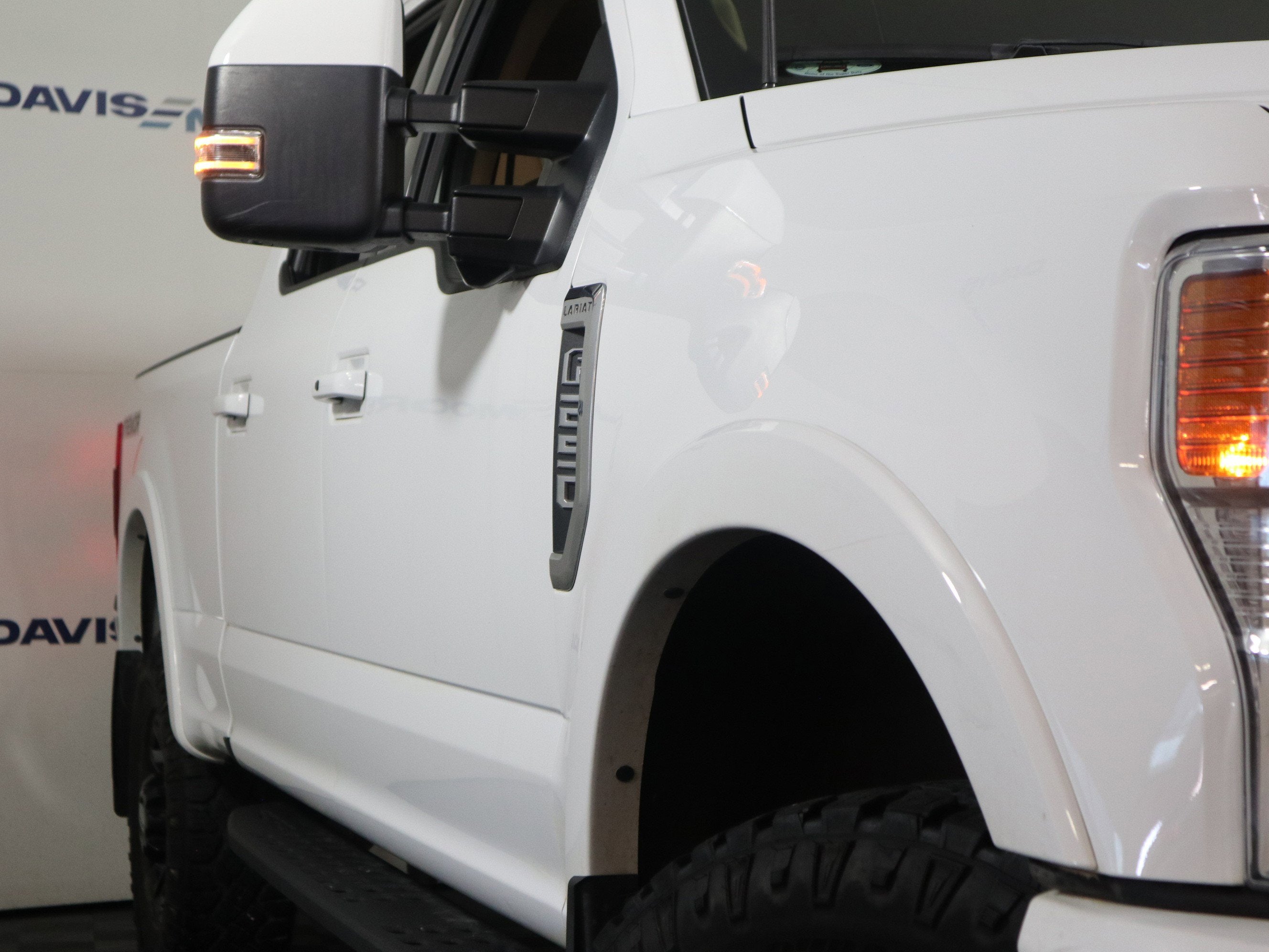 2022 Ford Super Duty F-250 SRW LARIAT Crew Cab 4WD