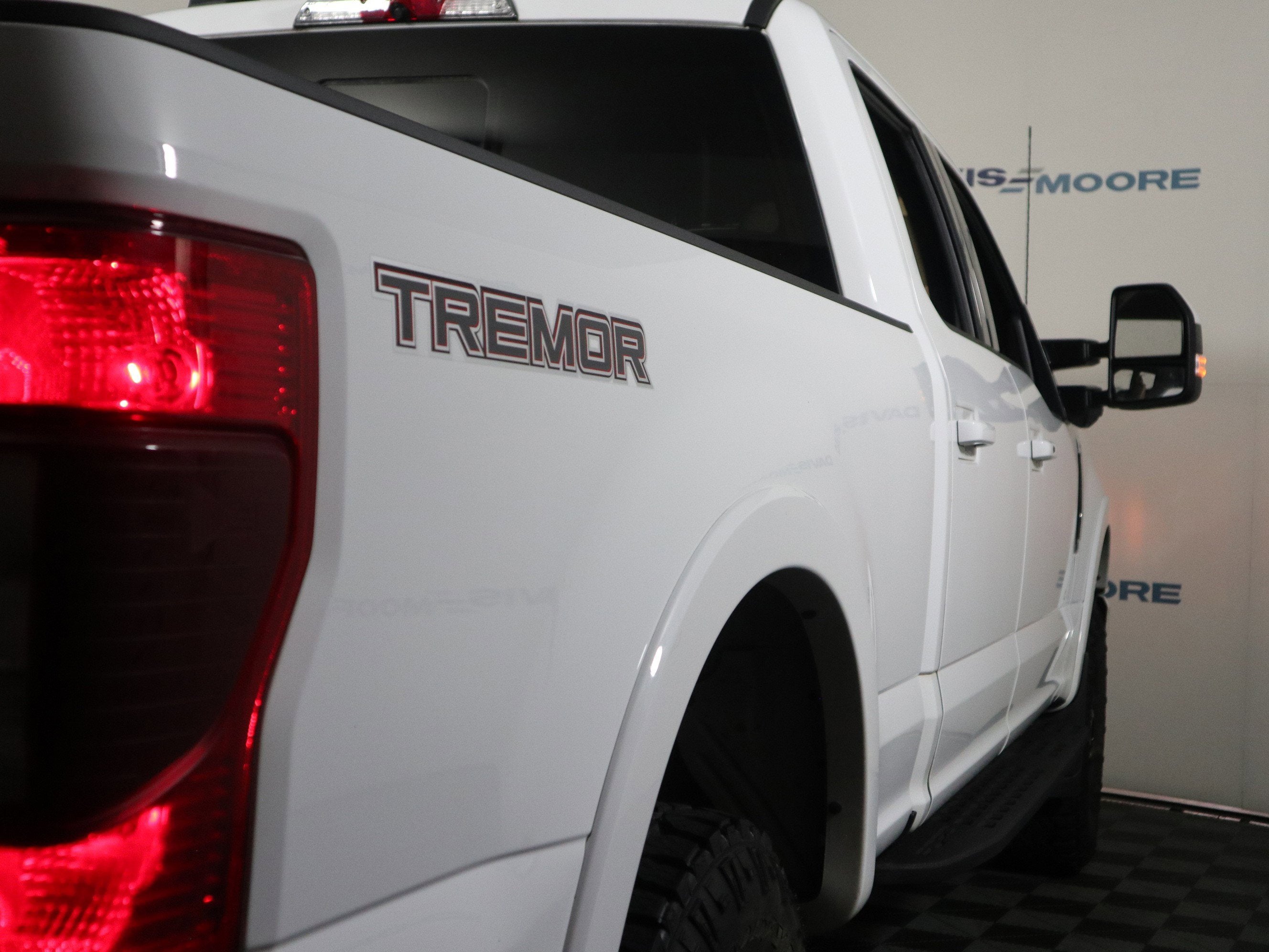 2022 Ford Super Duty F-250 SRW LARIAT Crew Cab 4WD