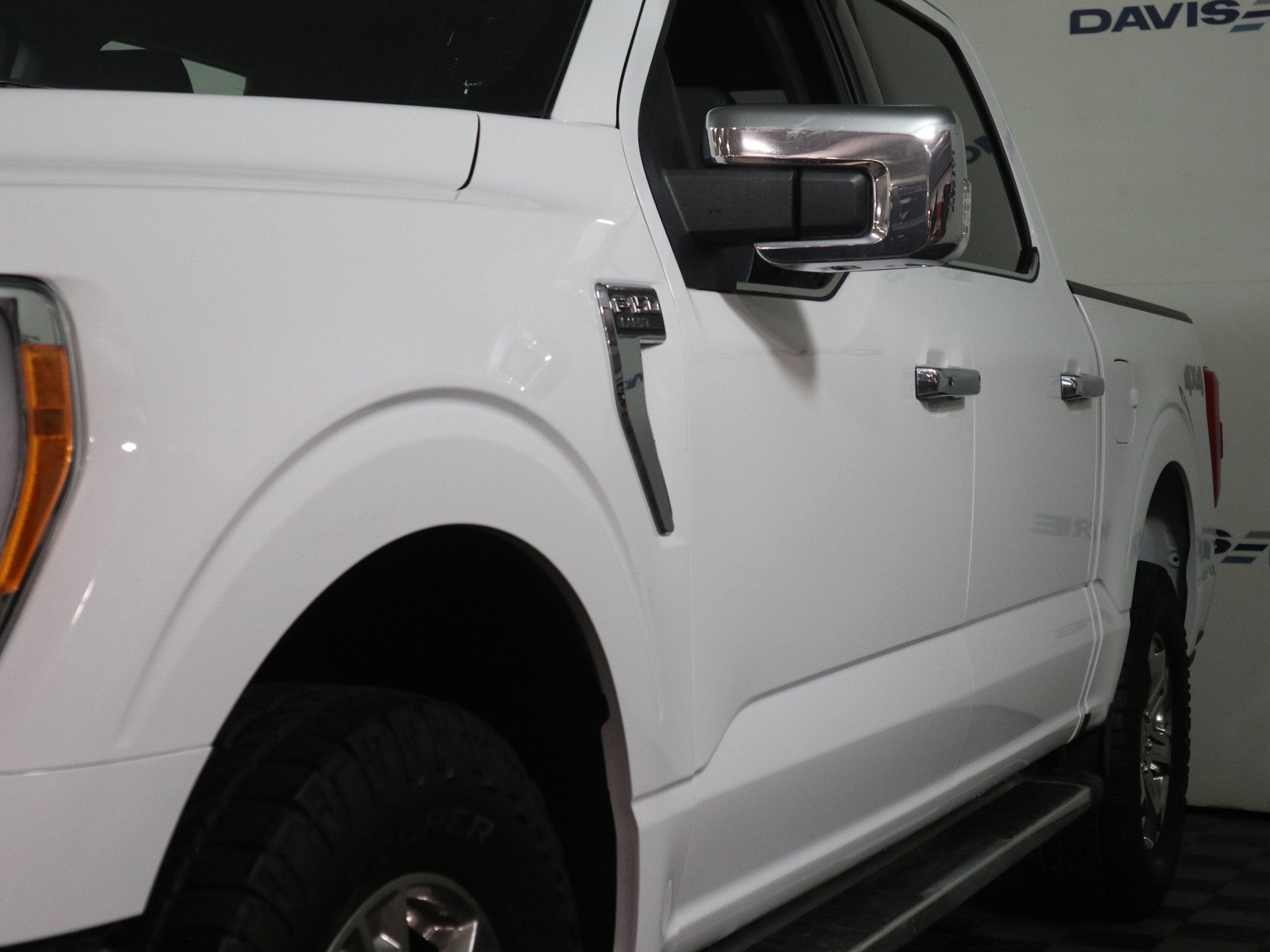2023 Ford F-150 LARIAT 4WD