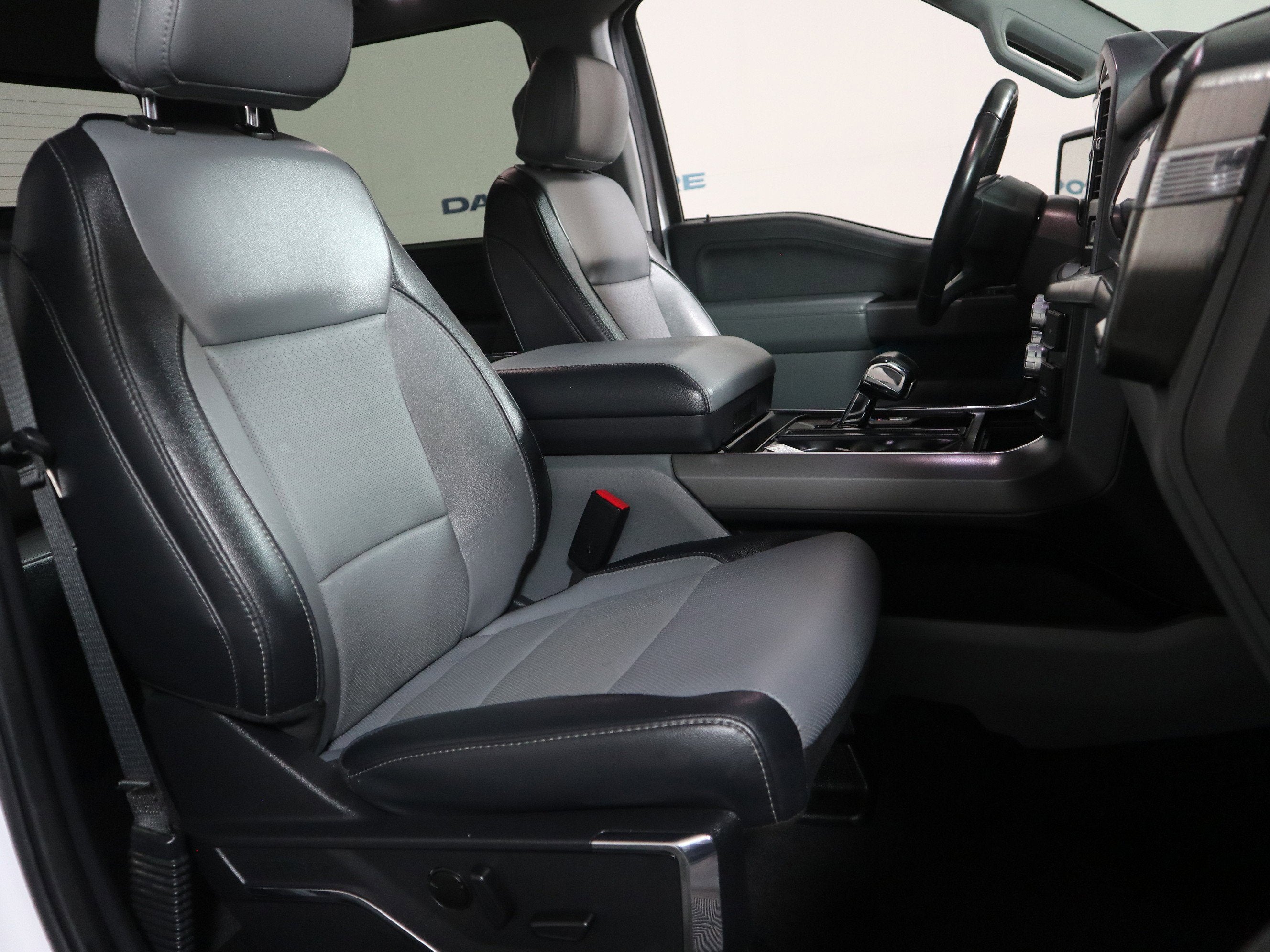 2023 Ford F-150 LARIAT 4WD