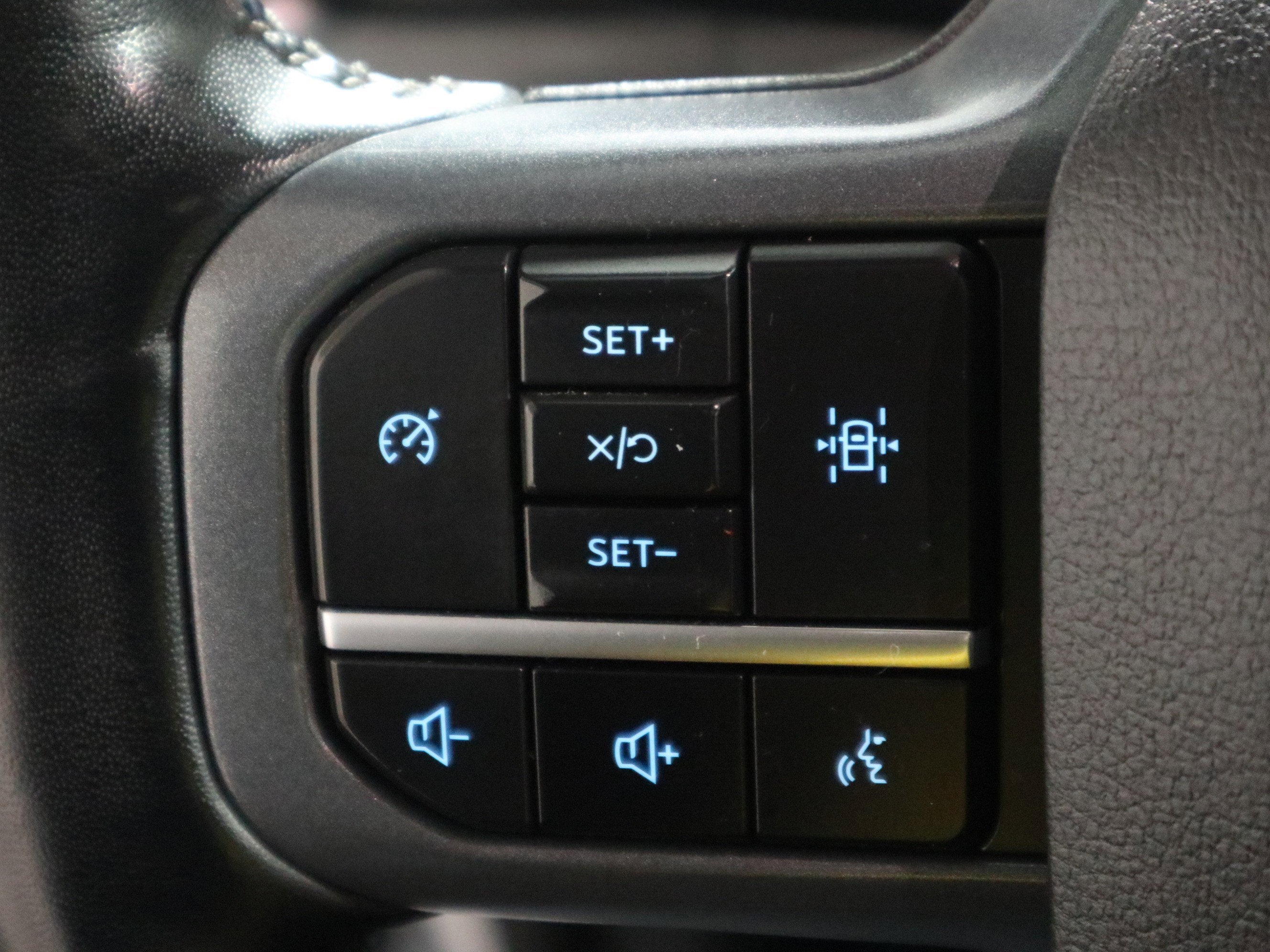 2023 Ford F-150 LARIAT 4WD